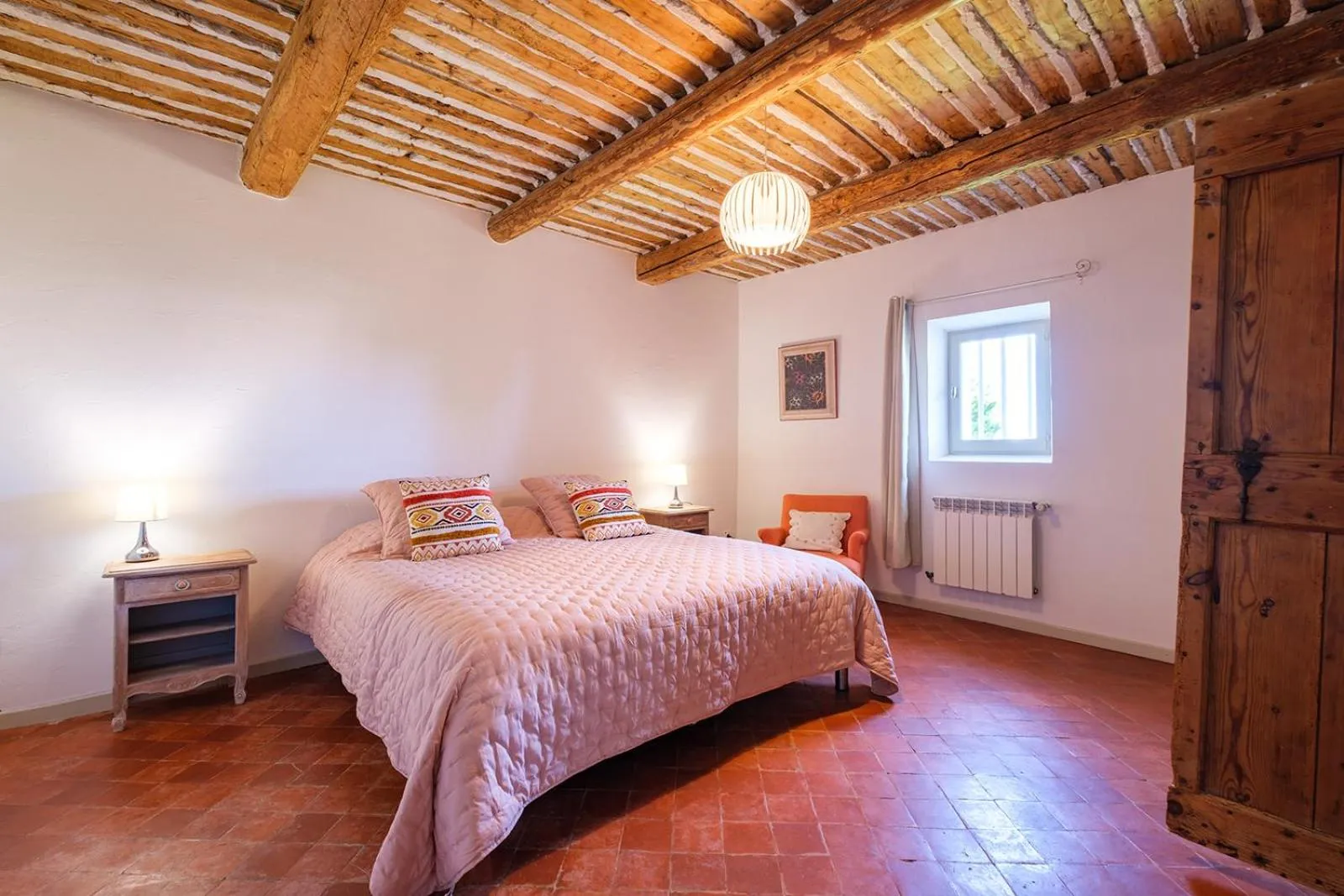 Bed in LE MAS DES FLANERAIES