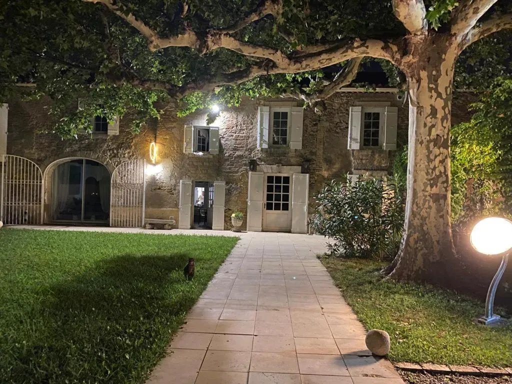 Property building in LE MAS DES FLANERAIES