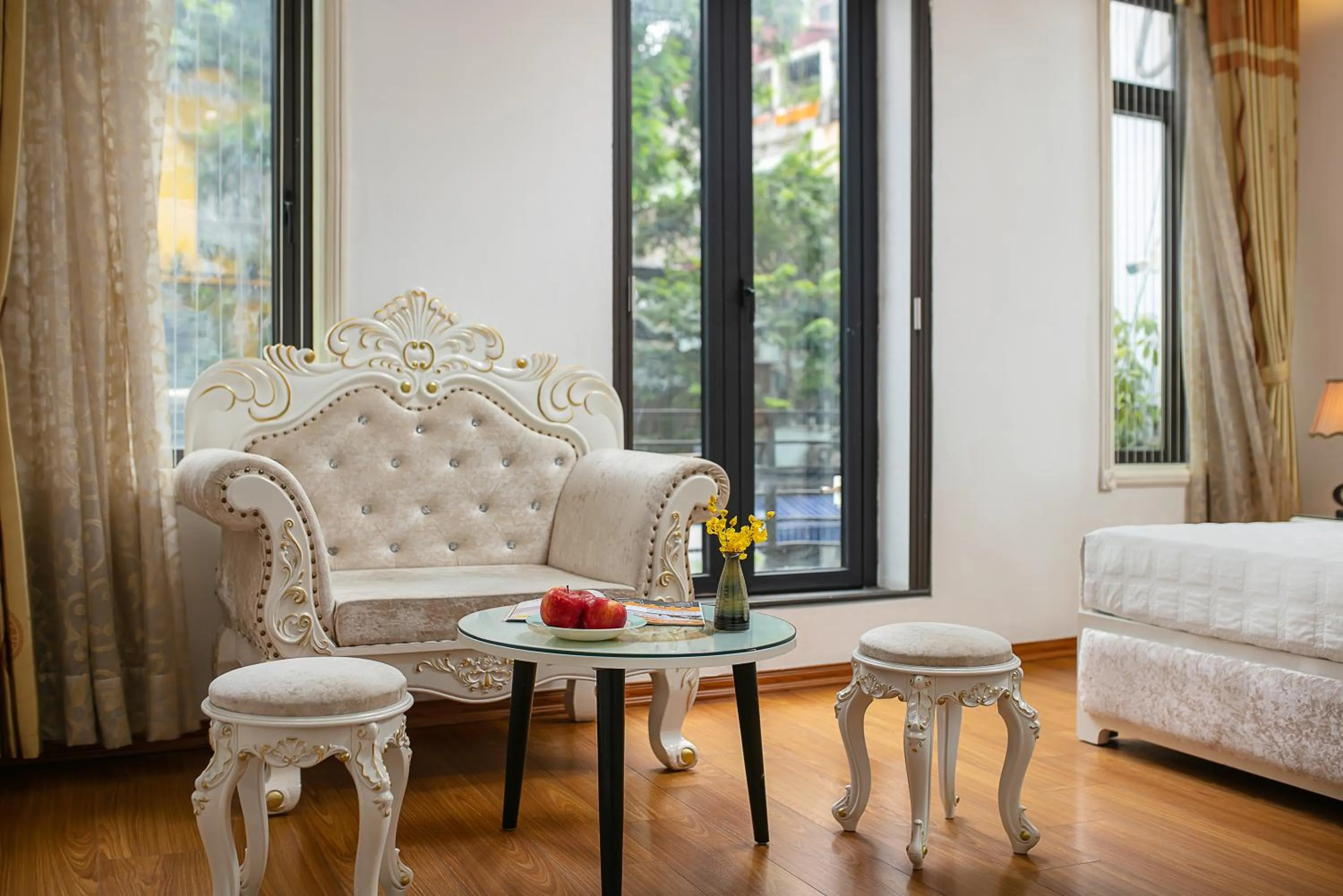 Seating area, Bed in Hanoi Kingly Hotel