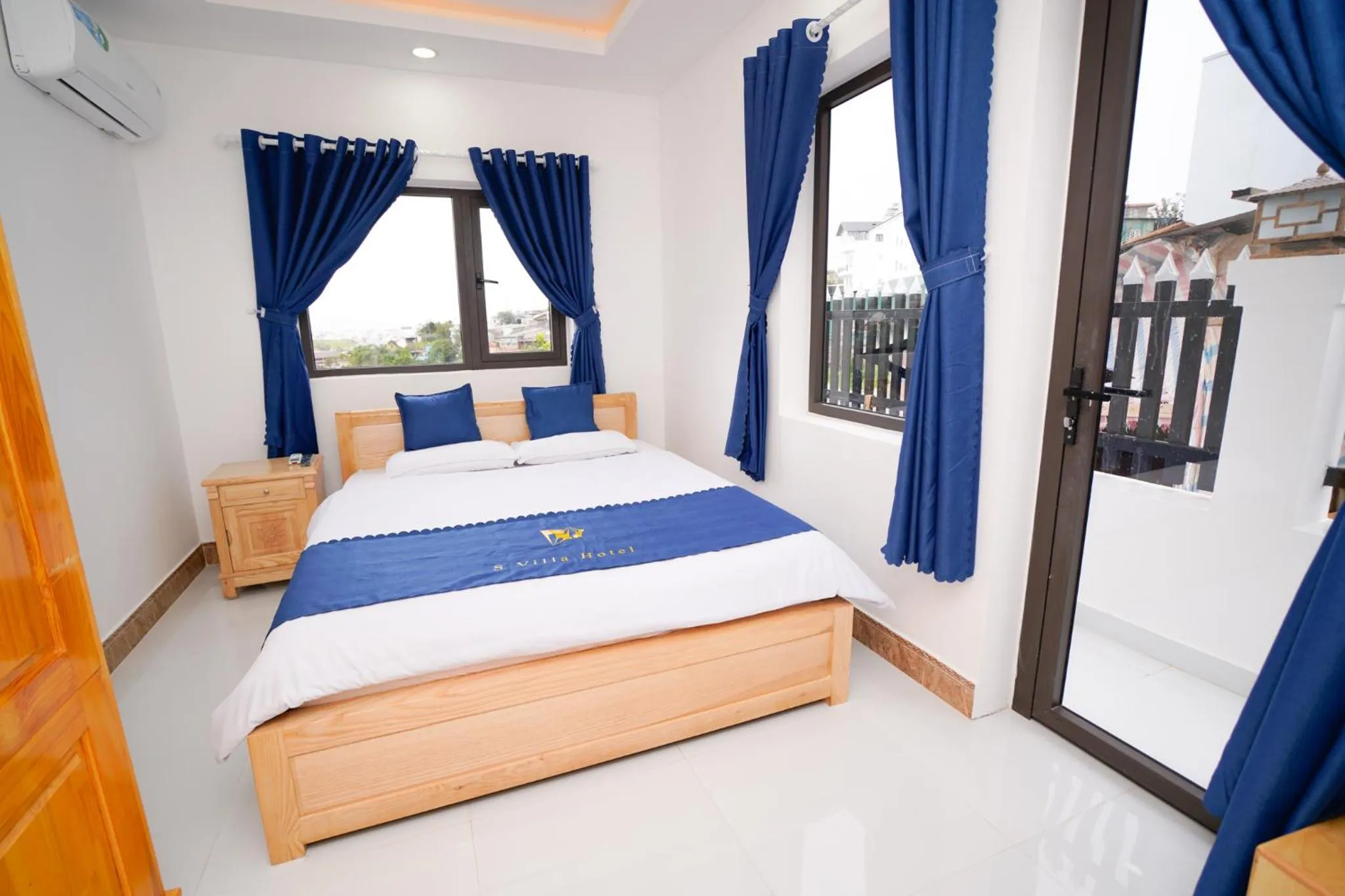 Bed in S Villa Hotel