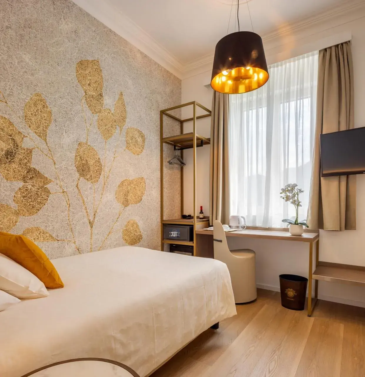 Small Single Room with Lake View - single occupancy in Hotel Walter Au Lac Small Single Room with Lake View - single occupancy in Hotel Walter Au Lac