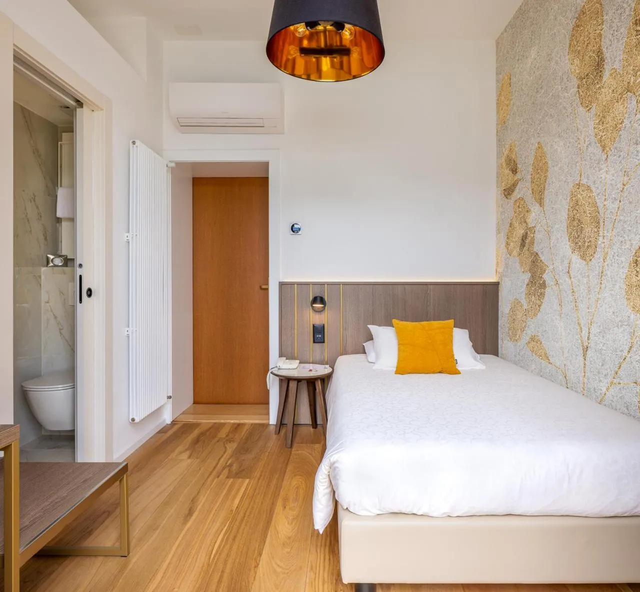 Bed in Hotel Walter Au Lac