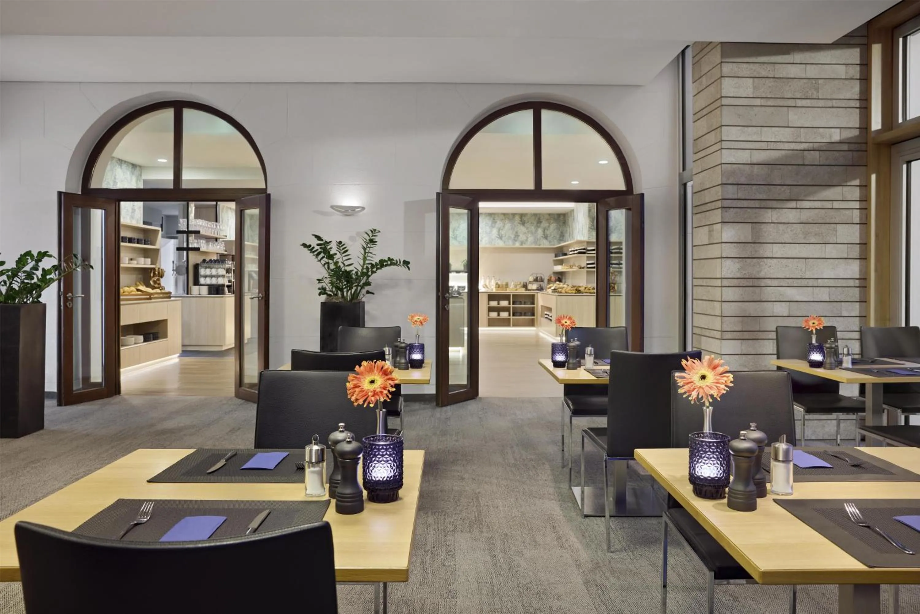 Restaurant/places to eat in Dorint Parkhotel Jordanbad