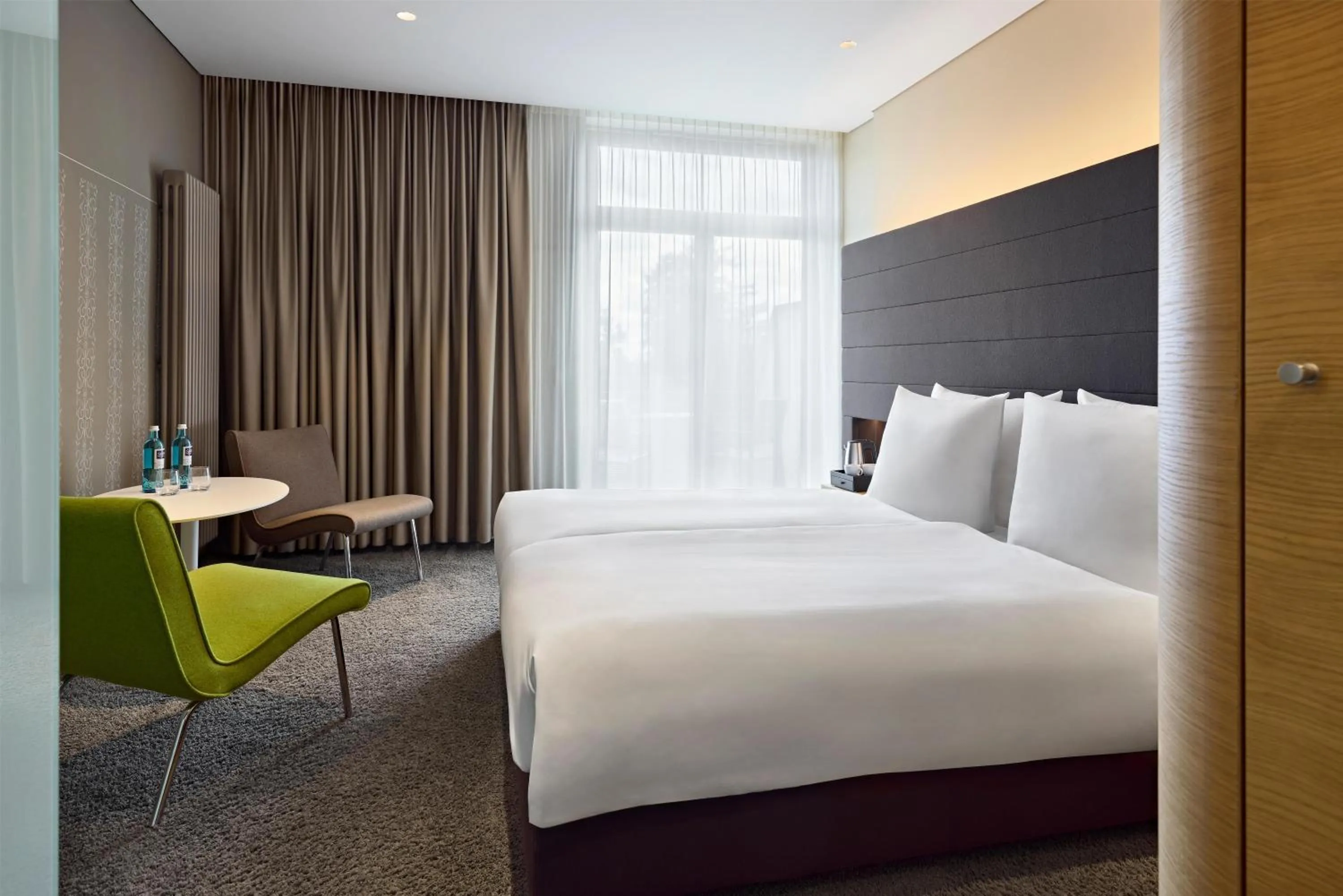 Bedroom, Bed in Dorint Parkhotel Jordanbad