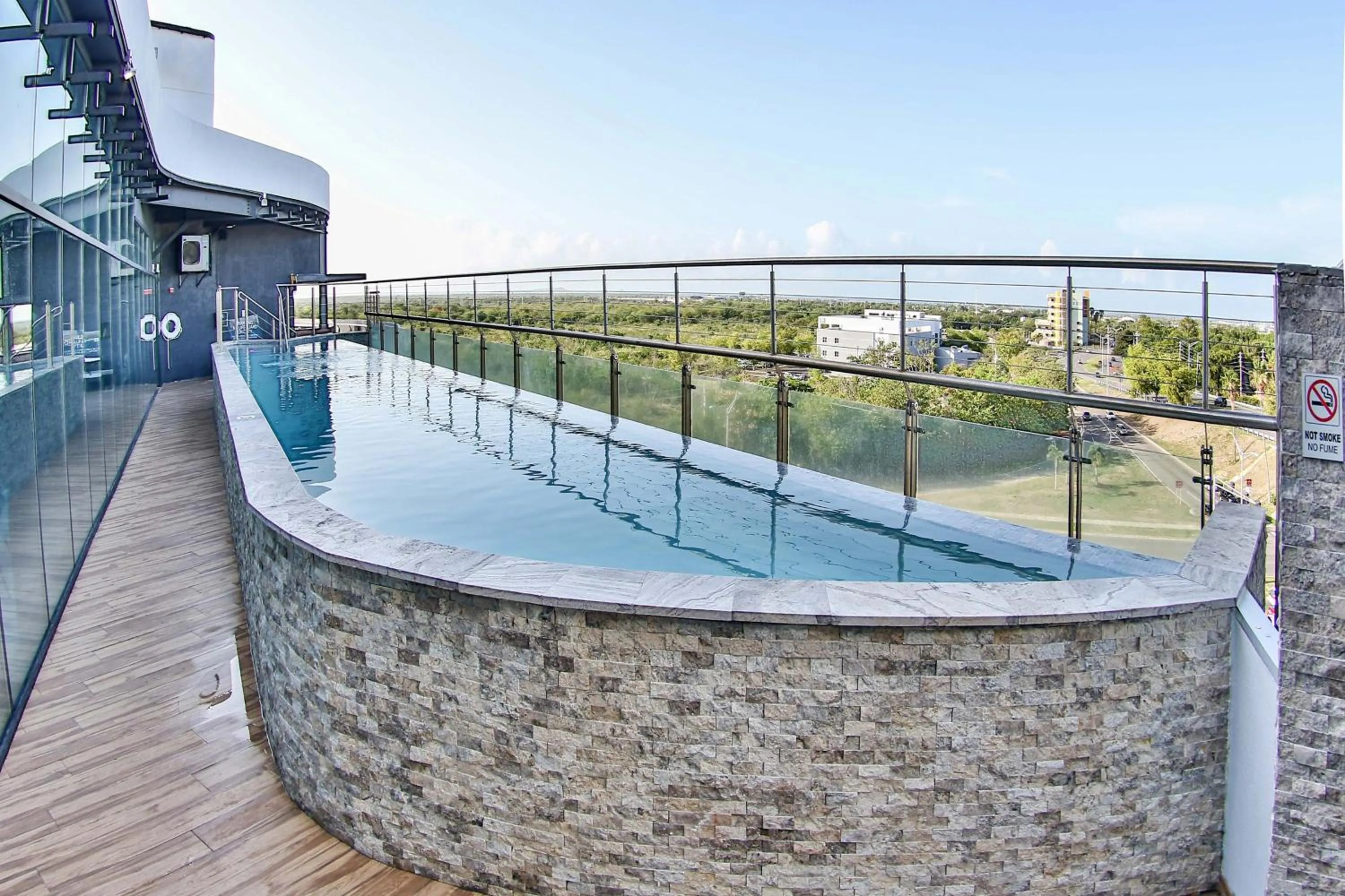 Swimming pool in Aloft Ponce Hotel & Casino