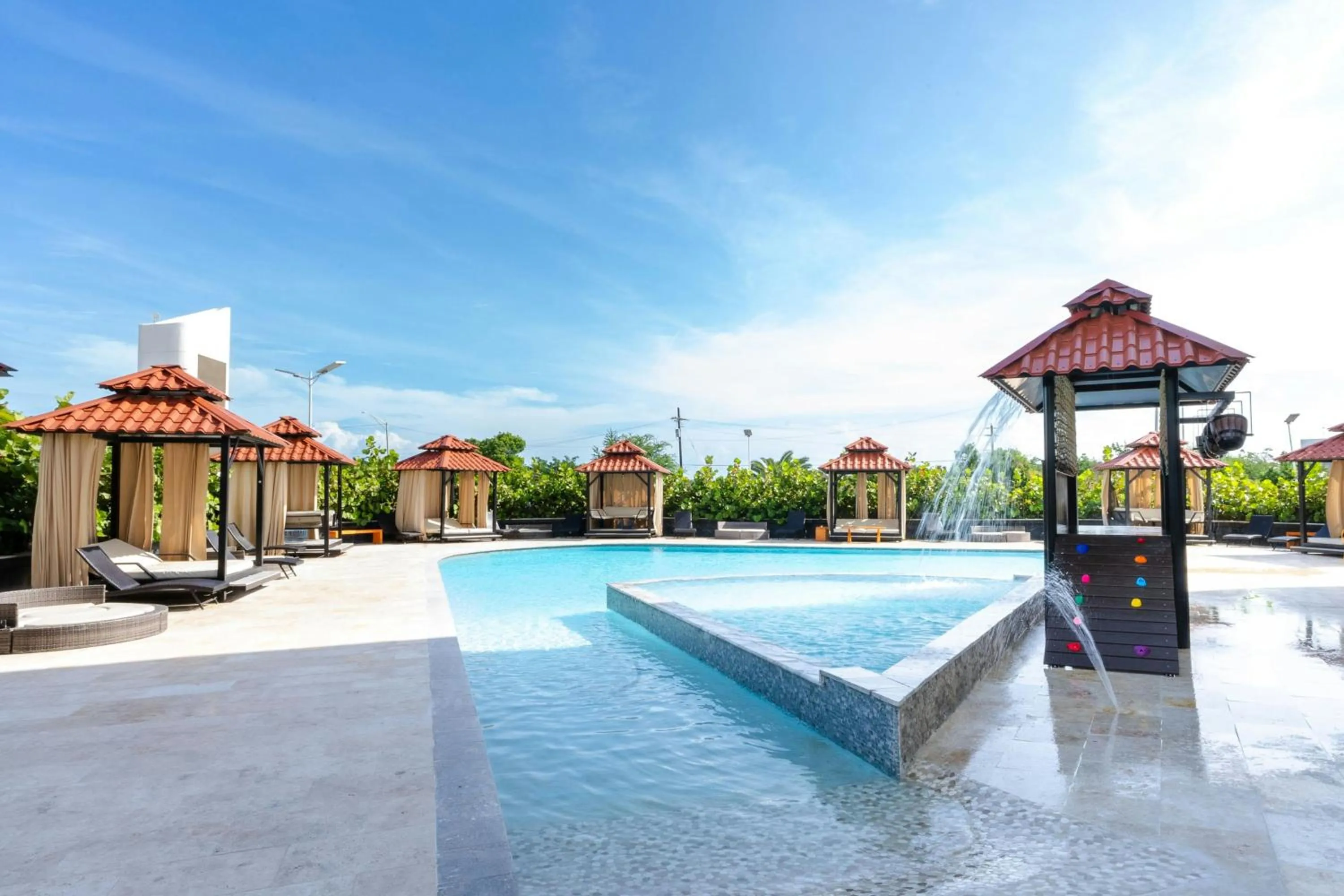 Swimming pool in Aloft Ponce Hotel & Casino