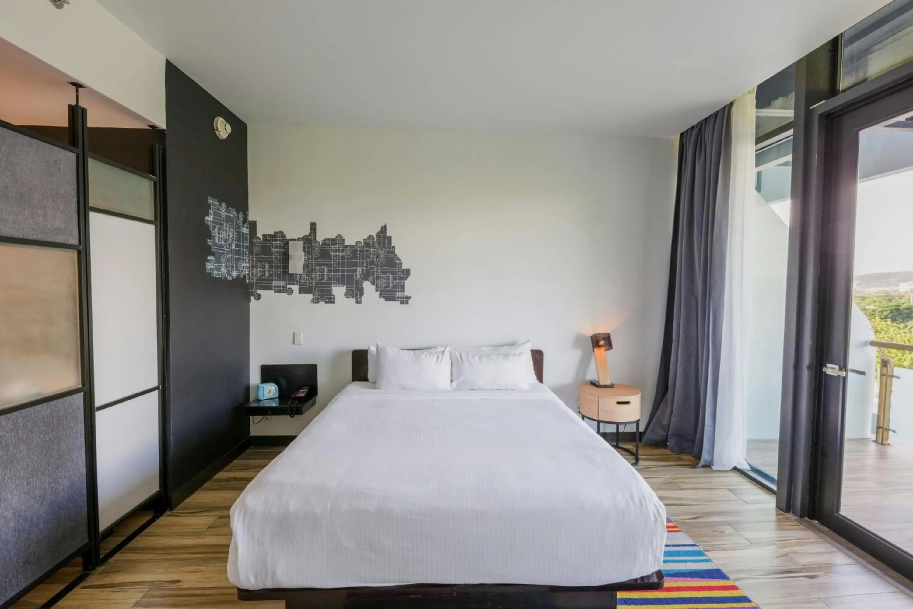 Photo of the whole room, Bed in Aloft Ponce Hotel & Casino