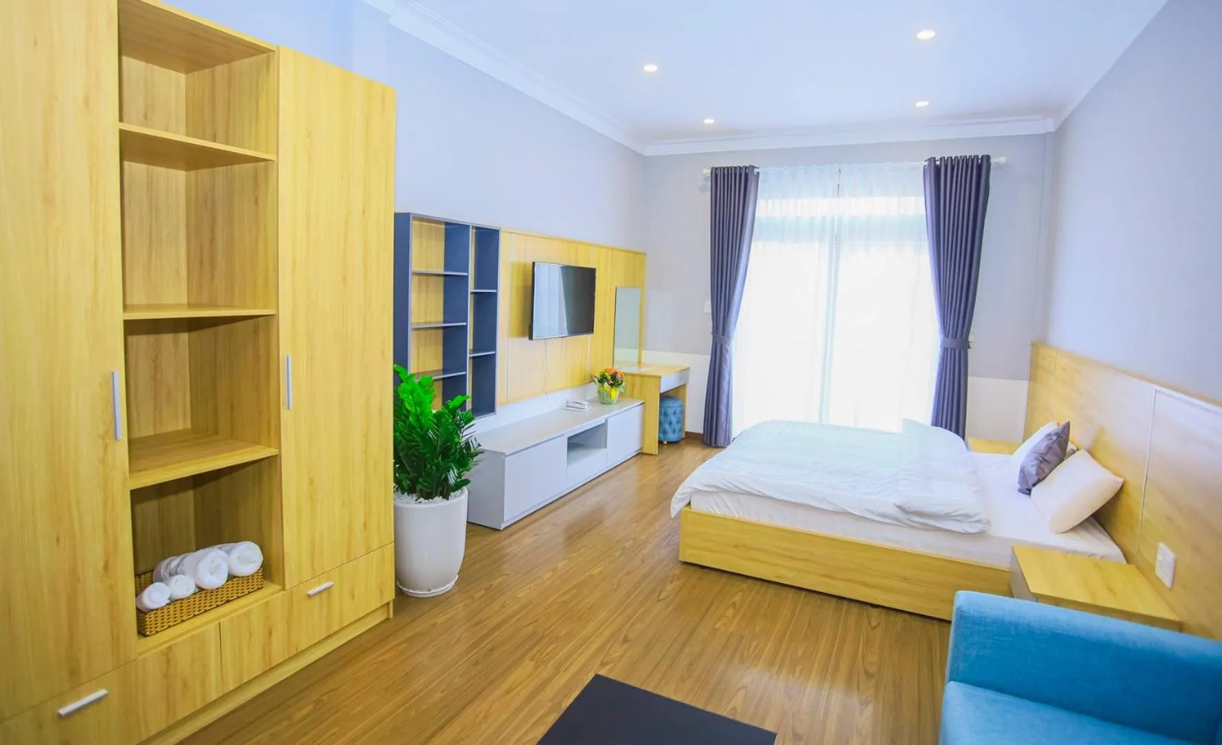 Photo of the whole room, Bed in The Lush House