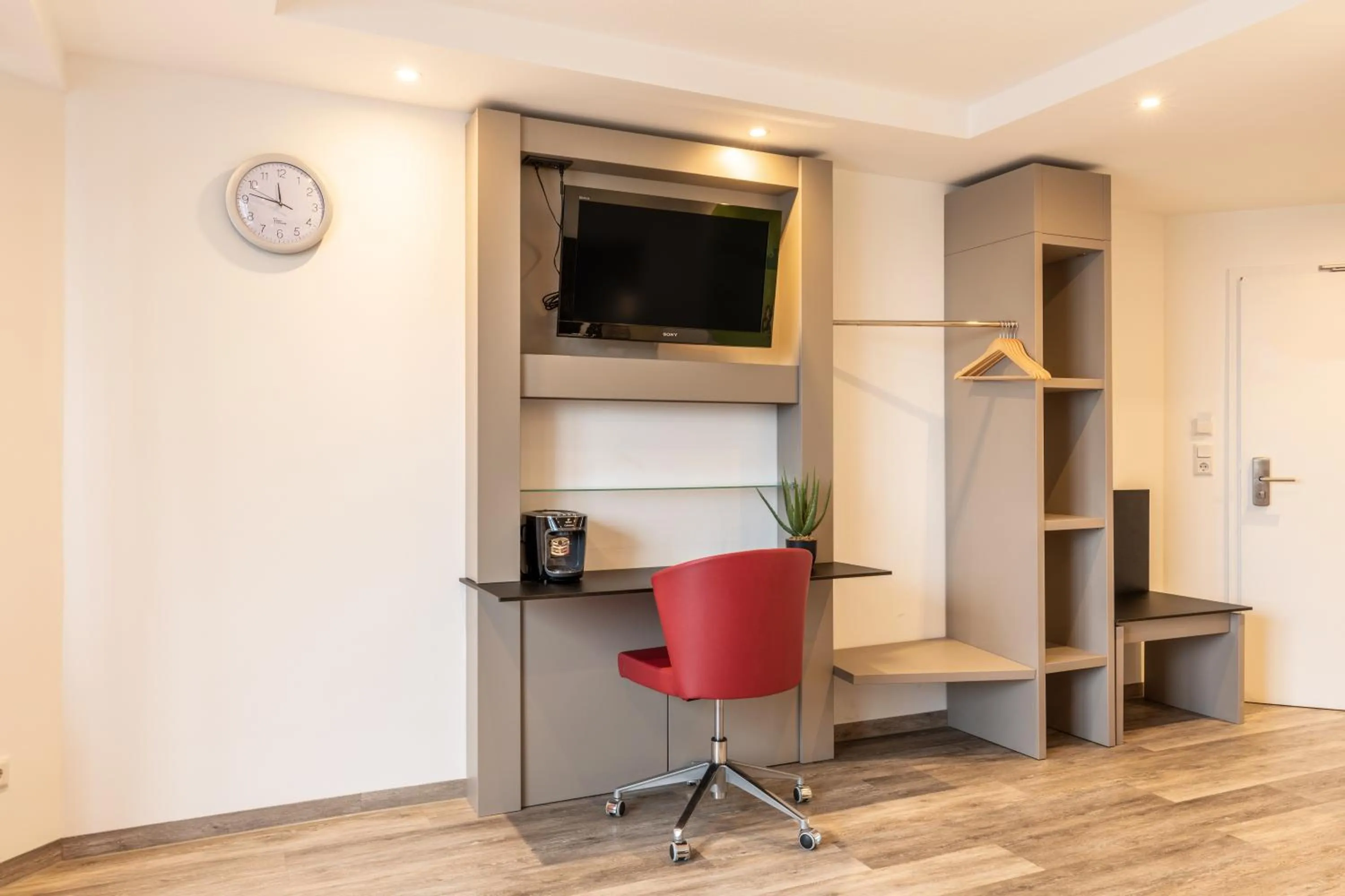 TV and multimedia in Select Hotel A1 Bremen-Stuhr
