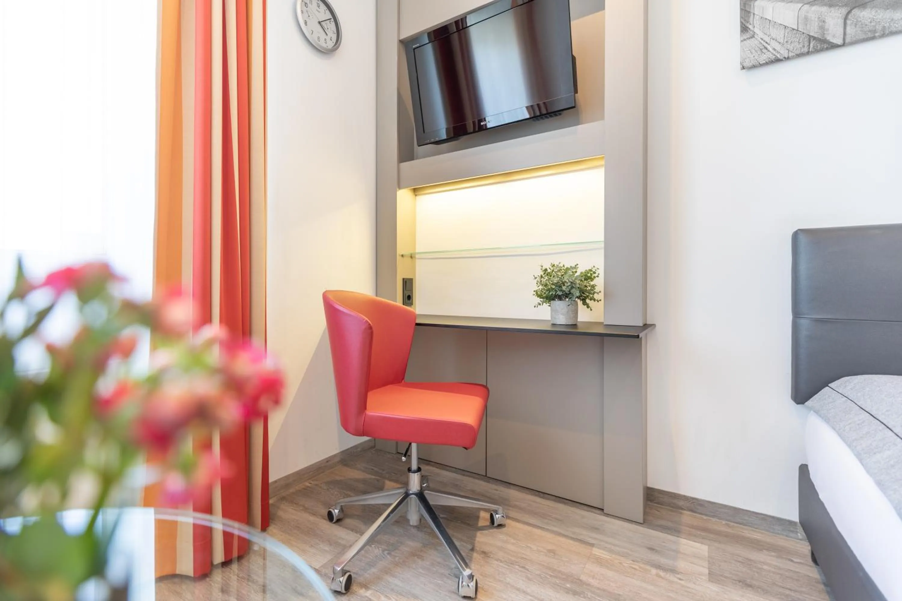 TV and multimedia in Select Hotel A1 Bremen-Stuhr