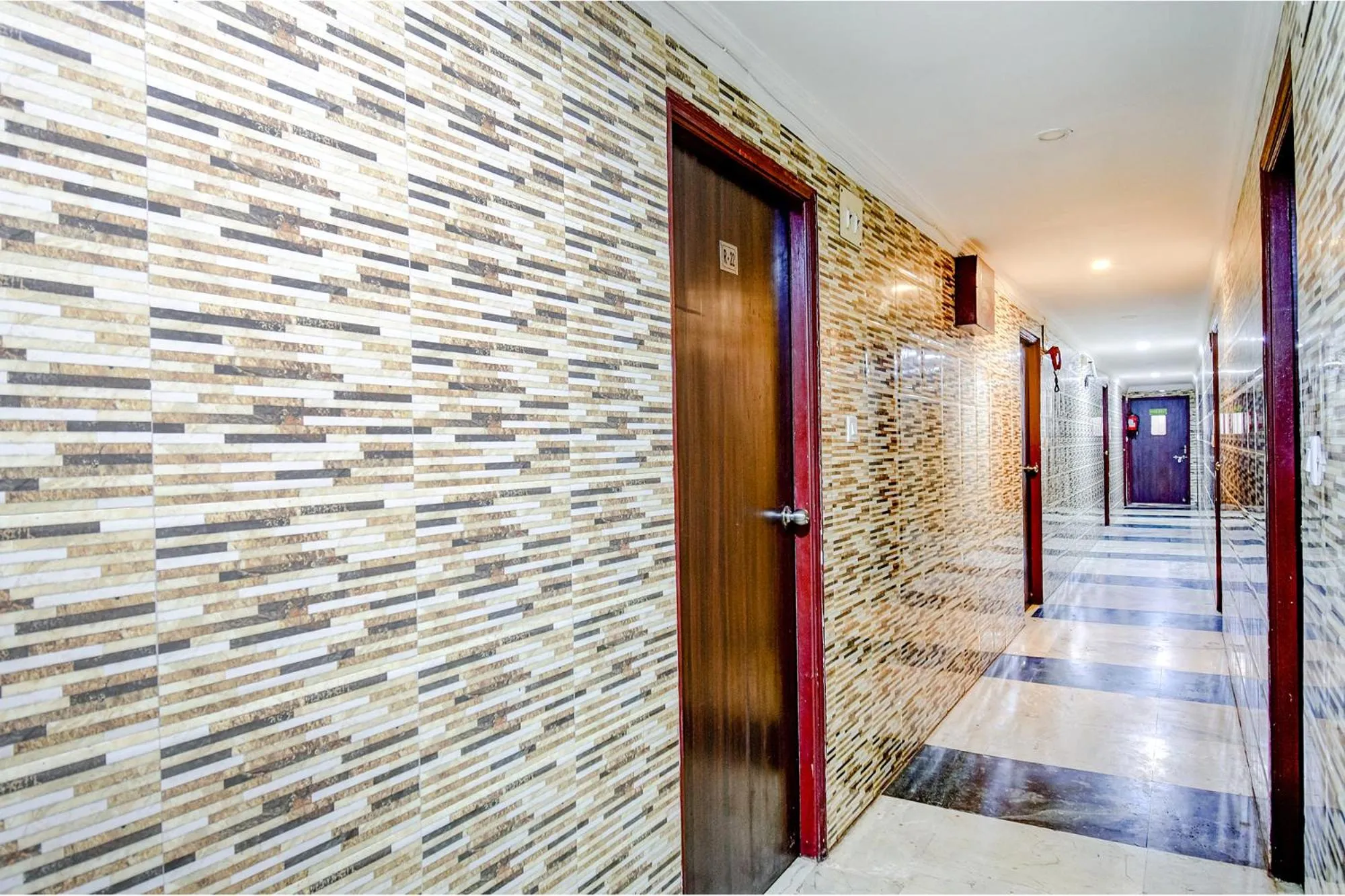 Lobby or reception in FabHotel Raj Darbar