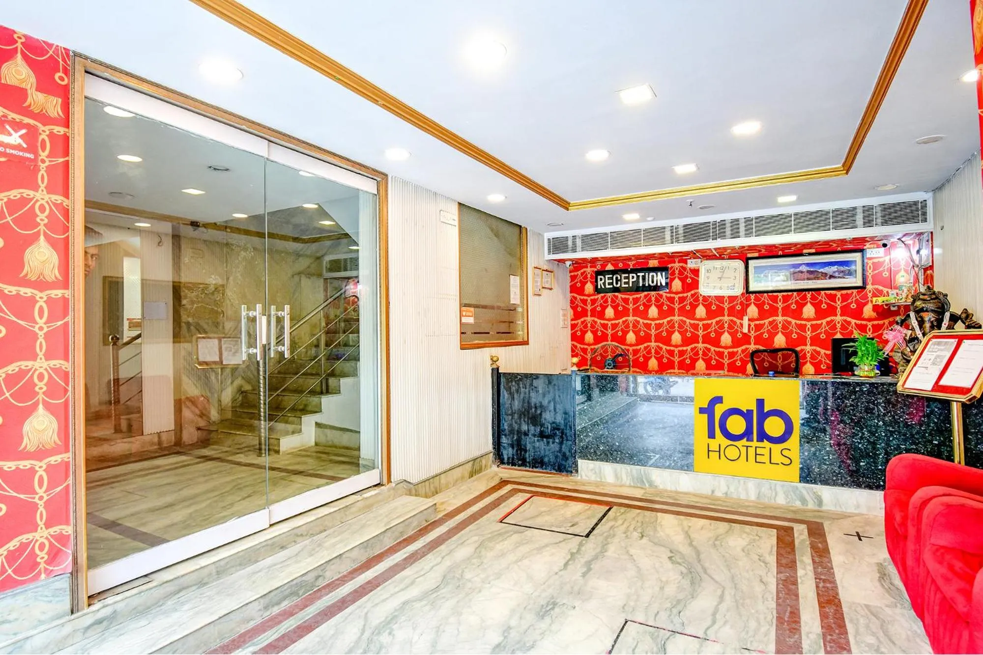 Lobby or reception in FabHotel Raj Darbar