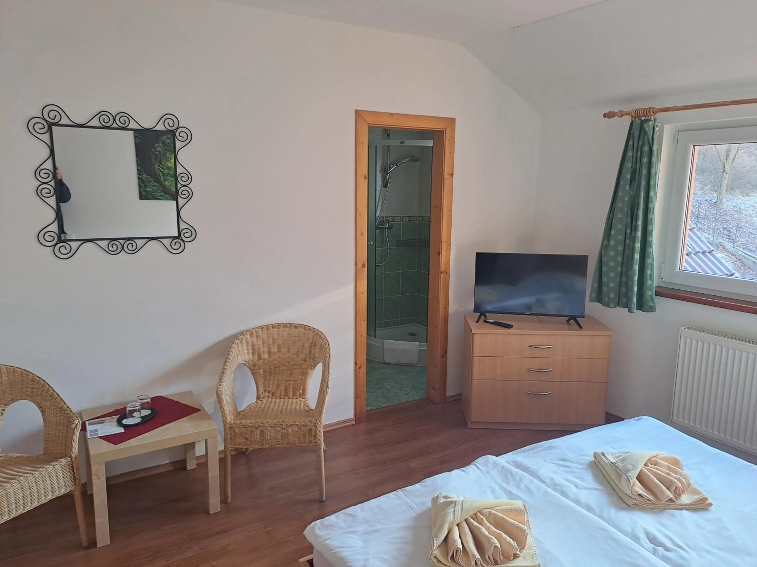 TV and multimedia, Bed in Penzión pri studničke Omastiná