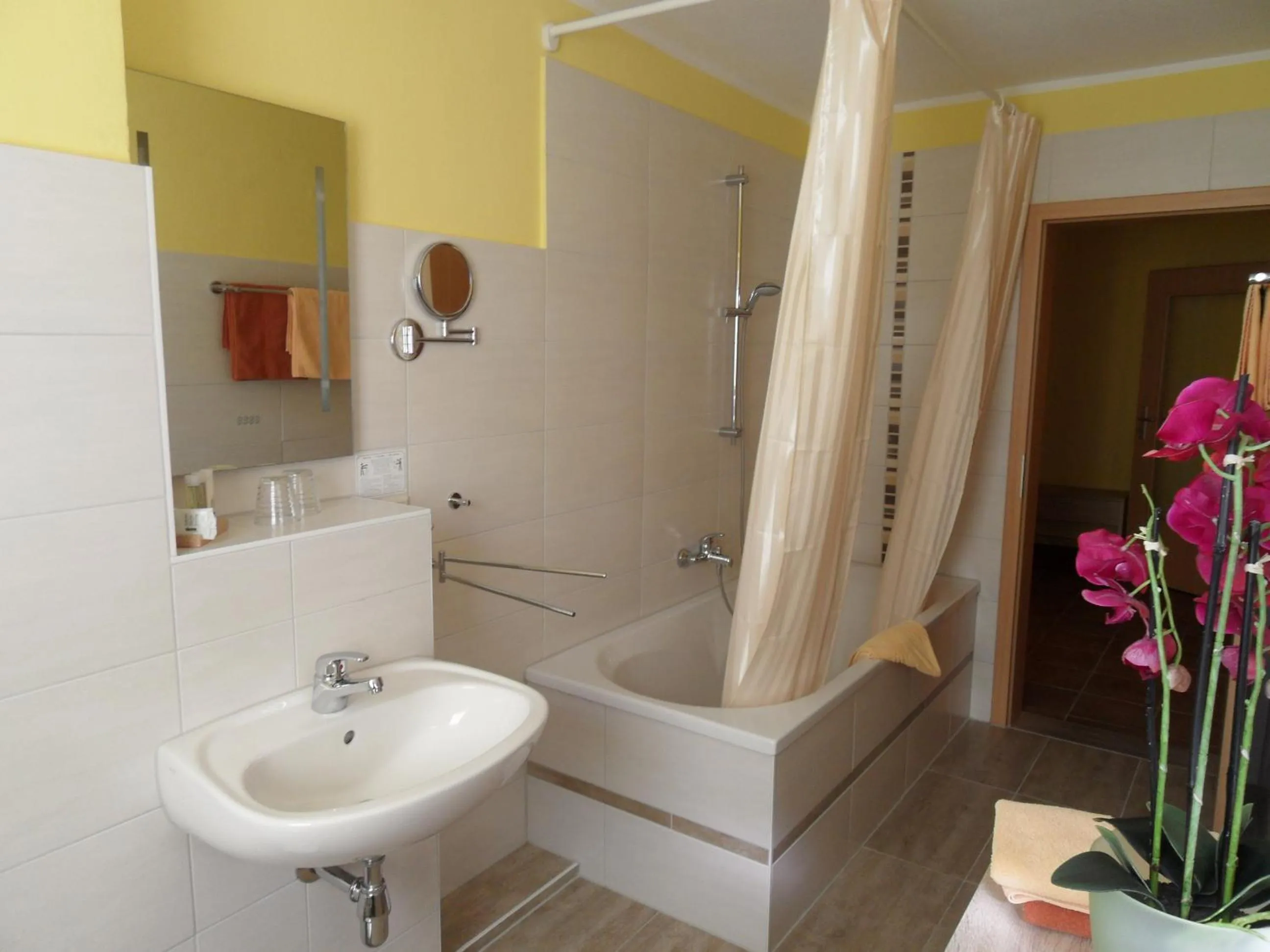 Bathroom in Altstadt Hotel Peiß