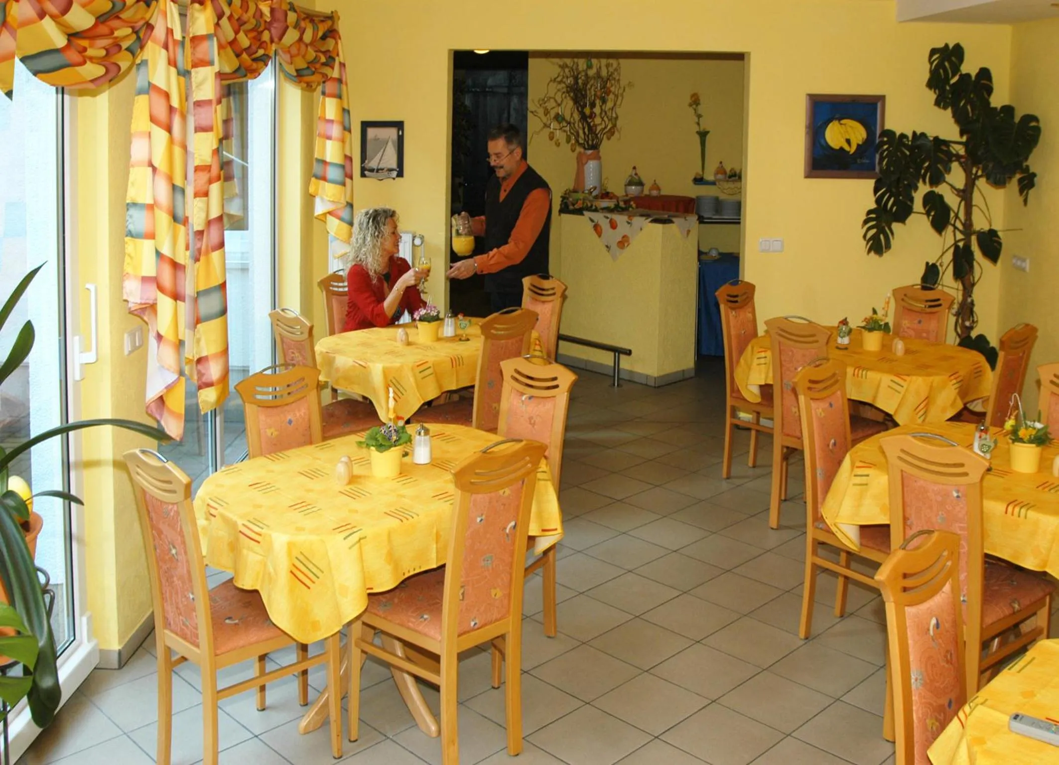 Food and drinks, Restaurant/Places to Eat in Altstadt Hotel Peiß