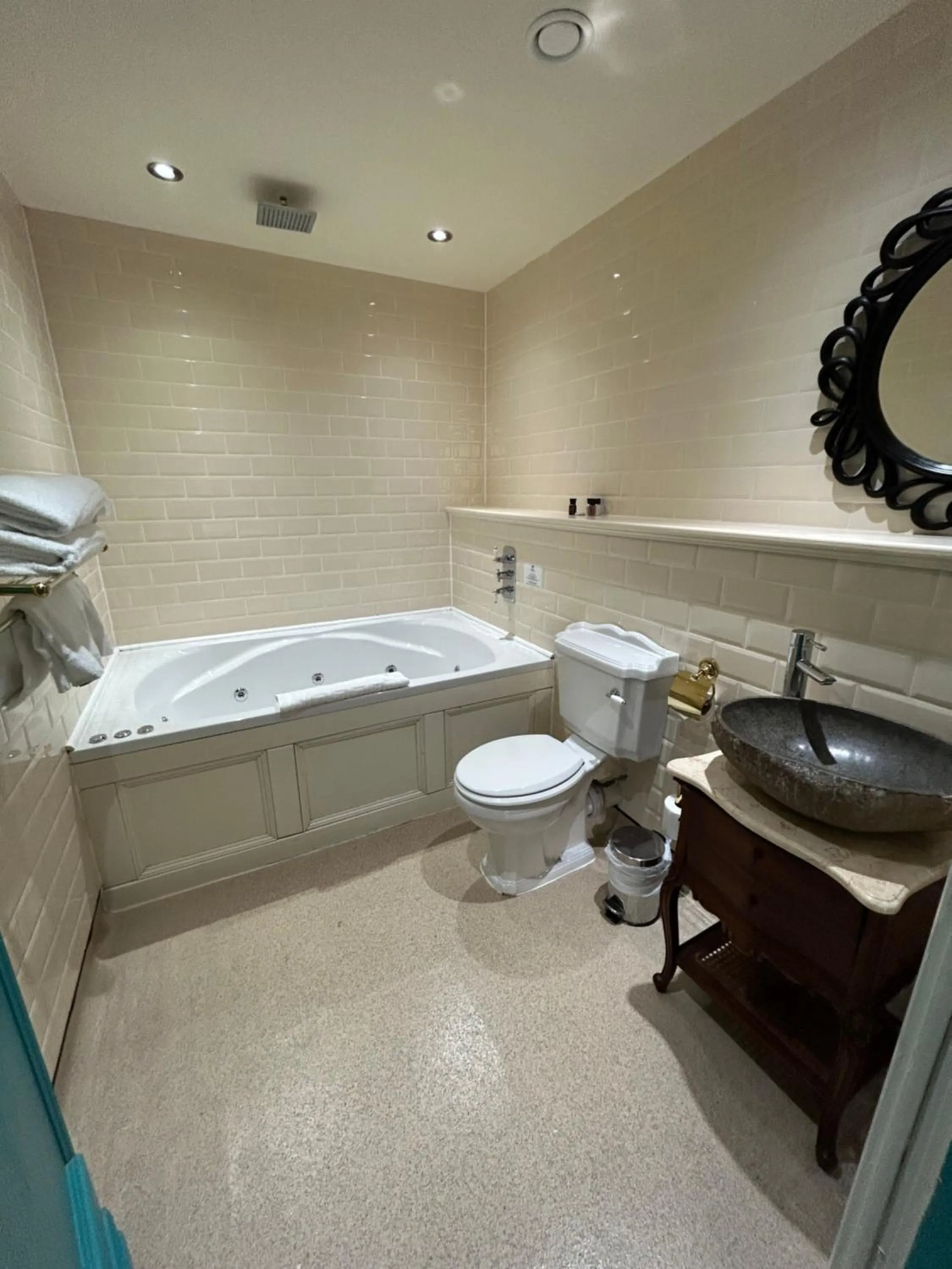 Bathroom in The Coal Exchange Hotel