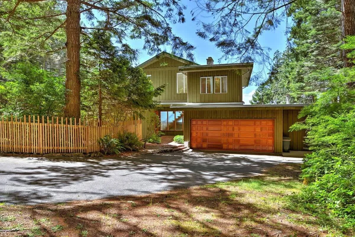 Pacific Coast Beach House by EMR Vacation Rentals