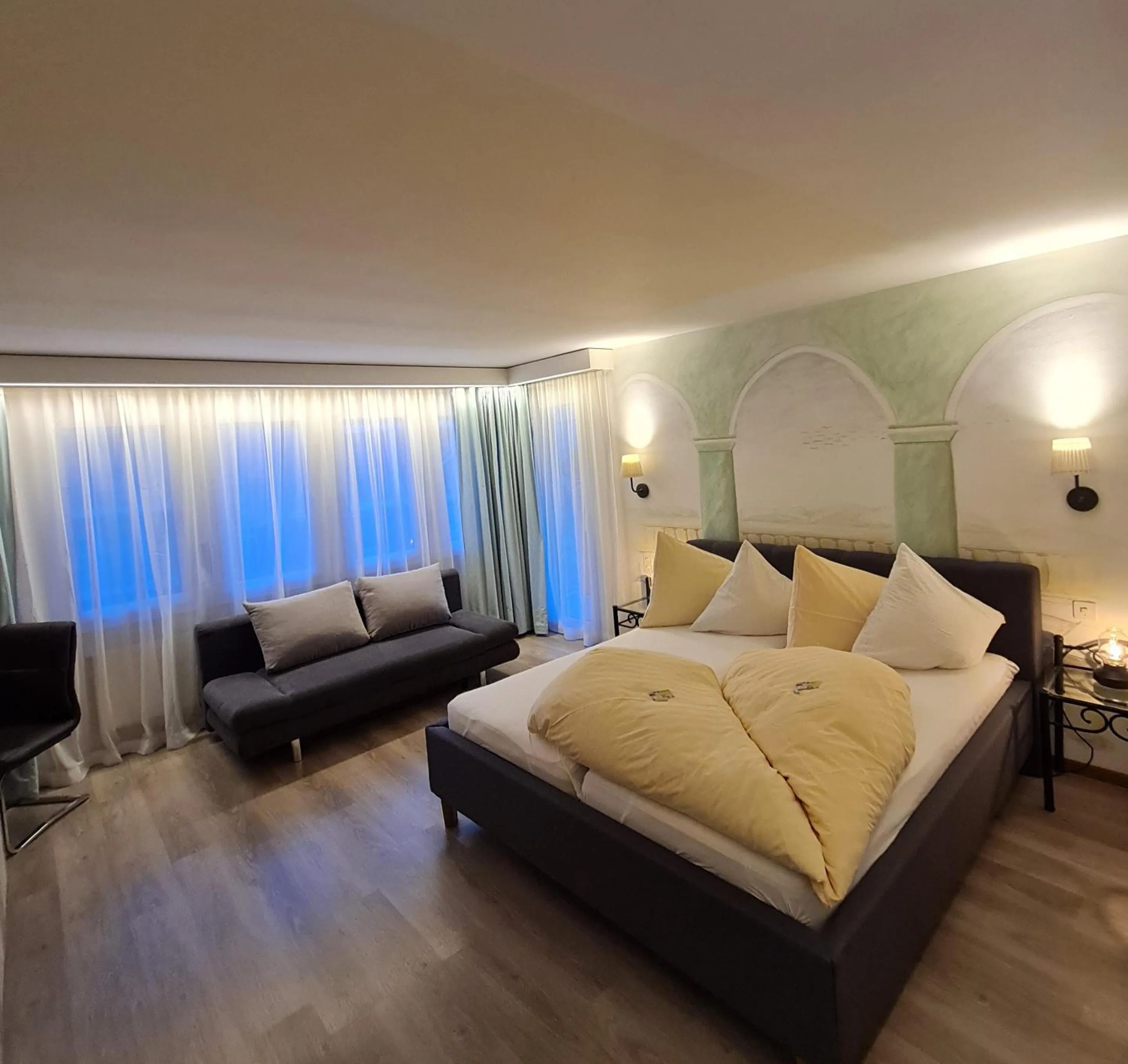 Photo of the whole room, Bed in Garni Hotel Torkelbündte