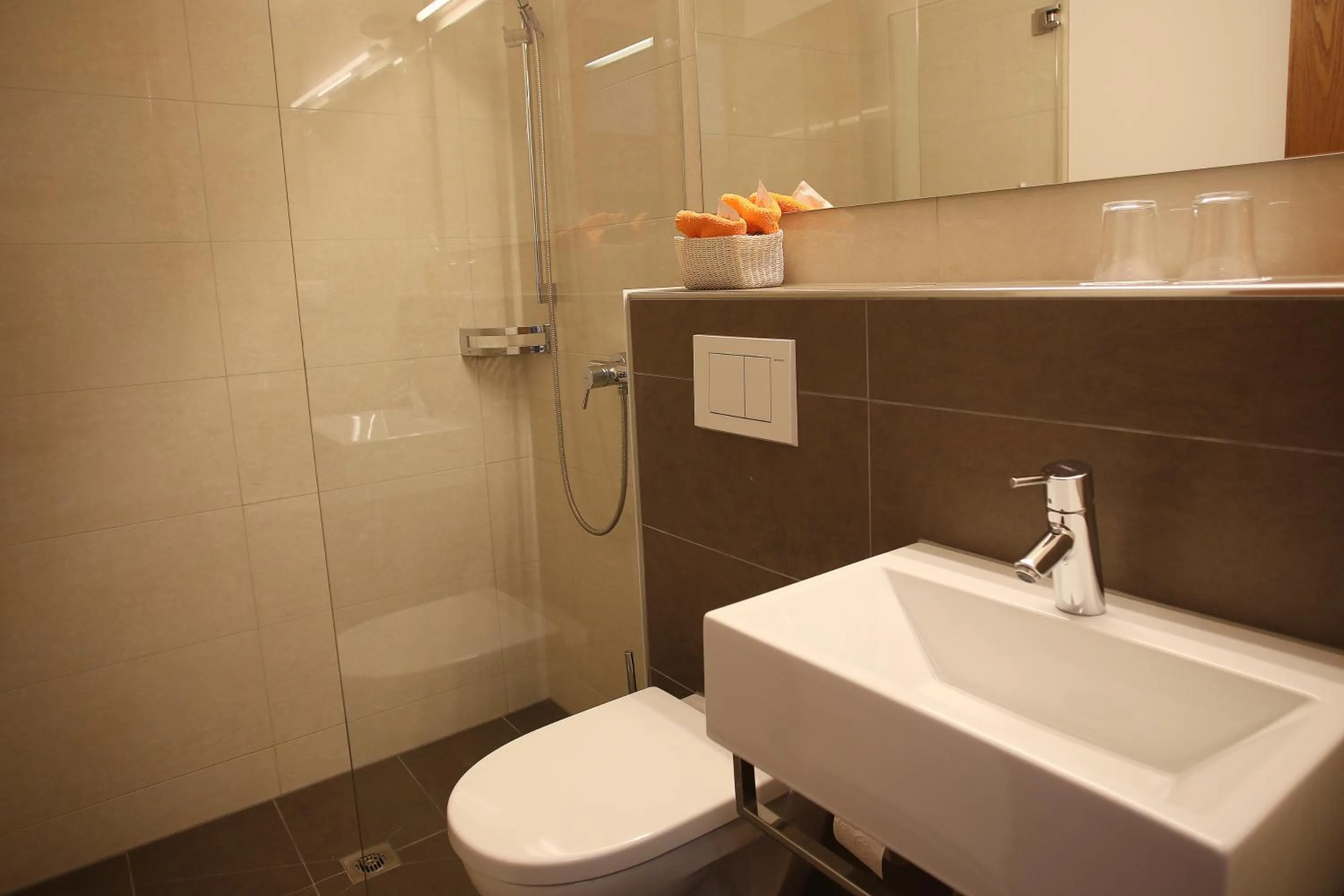 Bathroom in Garni Hotel Torkelbündte