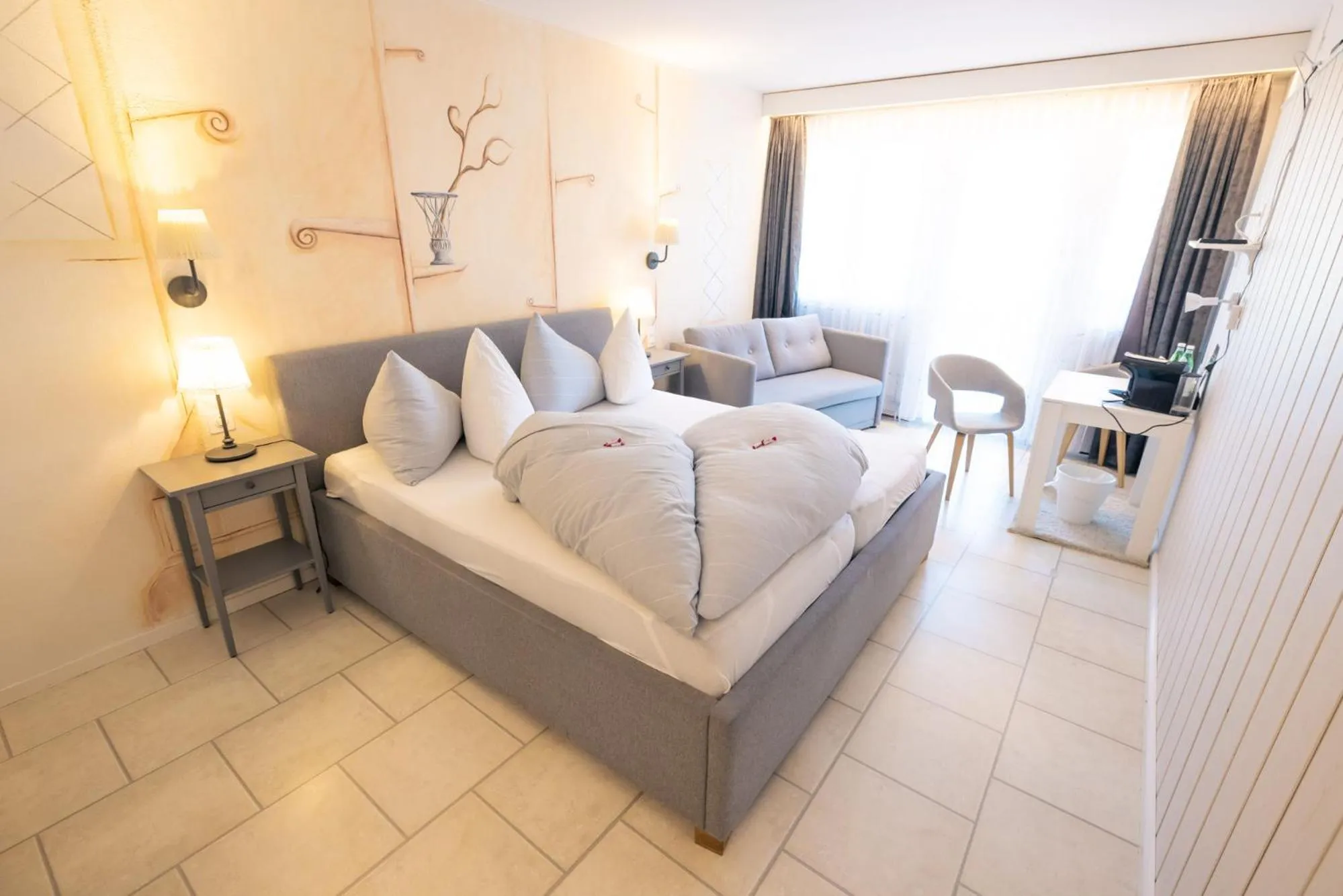 Photo of the whole room, Bed in Garni Hotel Torkelbündte