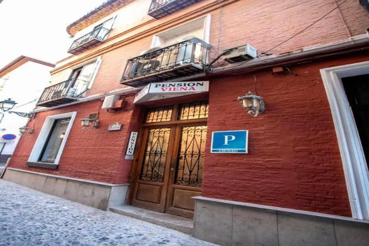 Property building in Hostal Viena Plaza Nueva