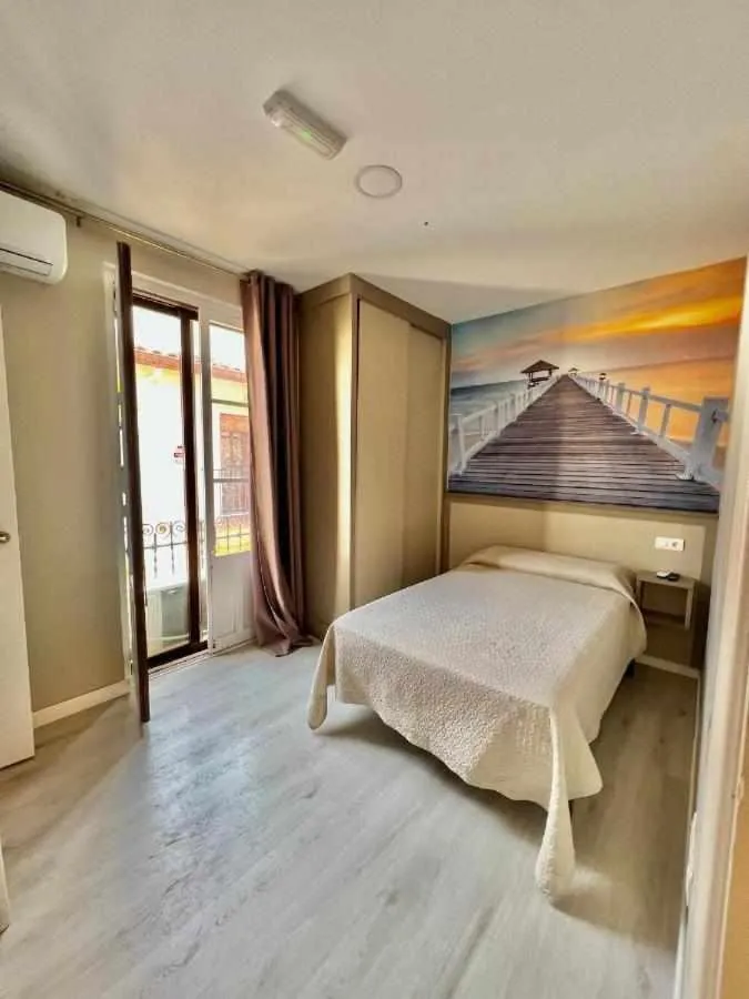 Bed in Hostal Viena Plaza Nueva