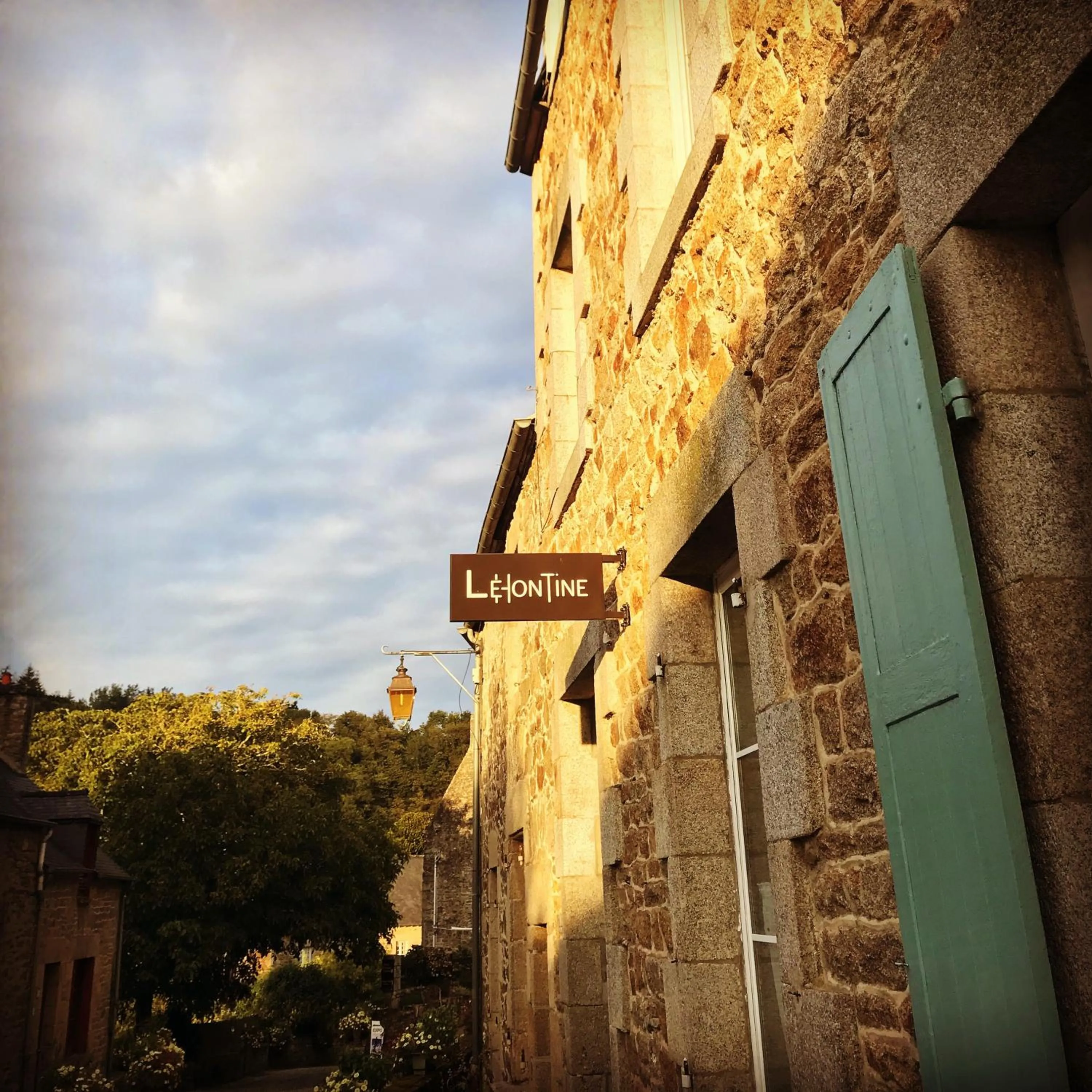 Facade/entrance in Léhontine