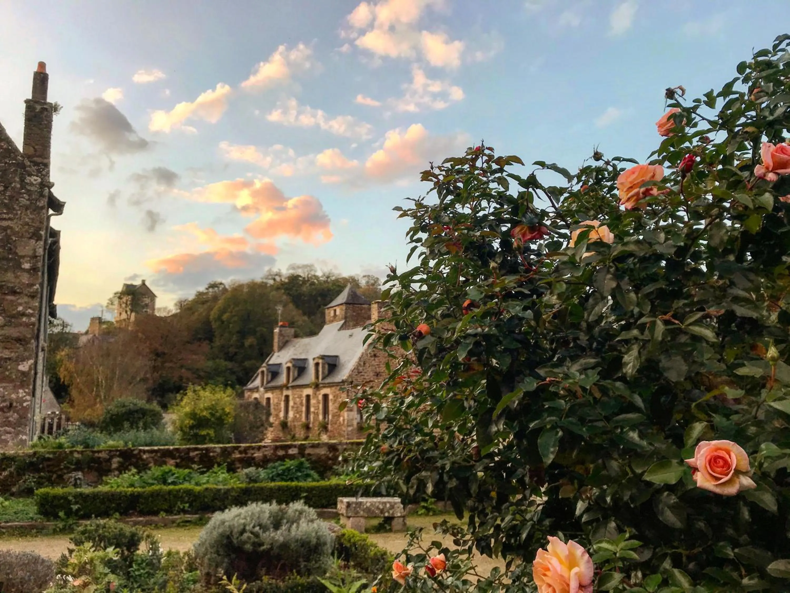 Nearby landmark in Léhontine