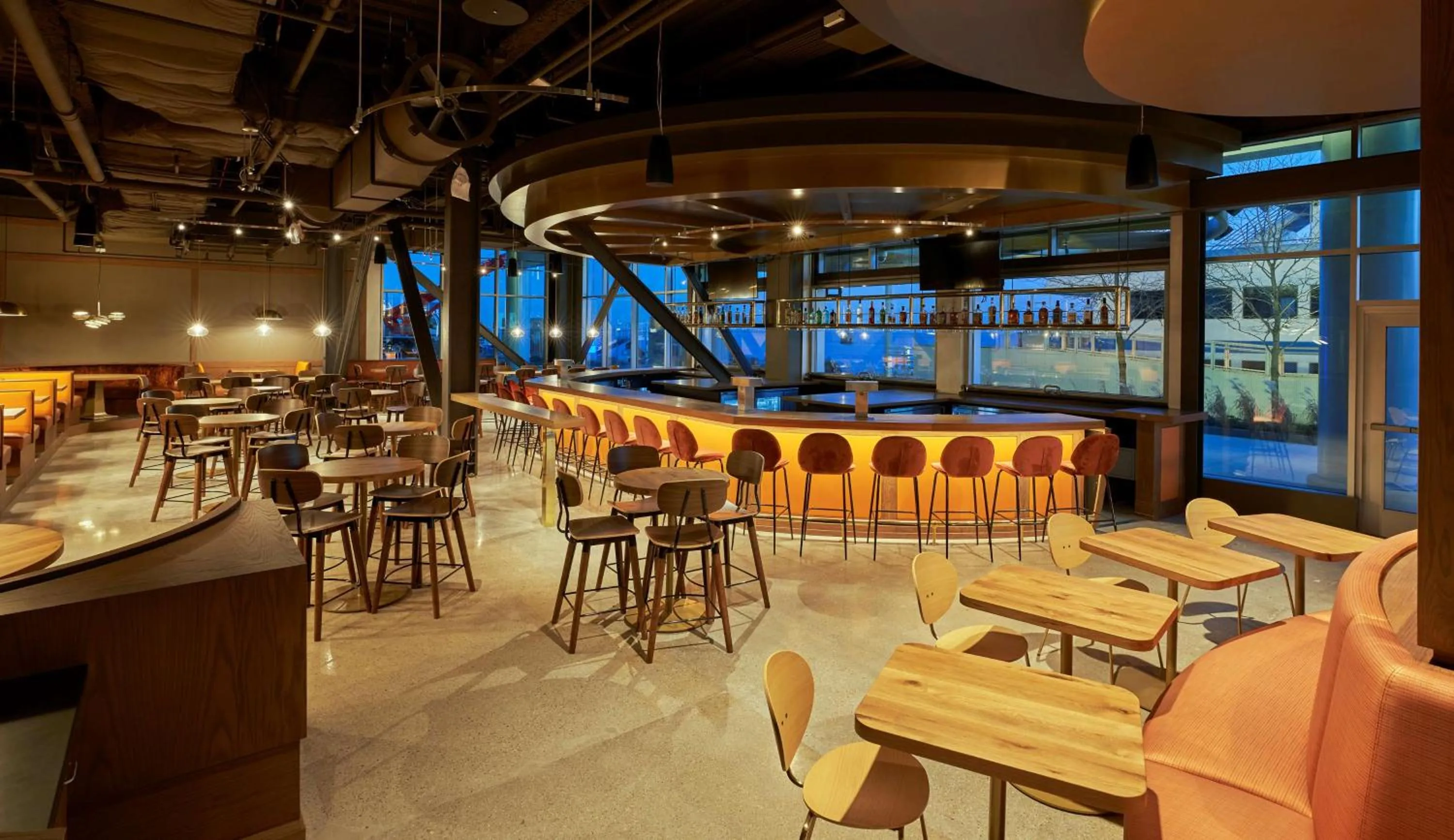 Lounge or bar in Sable At Navy Pier Chicago, Curio Collection By Hilton