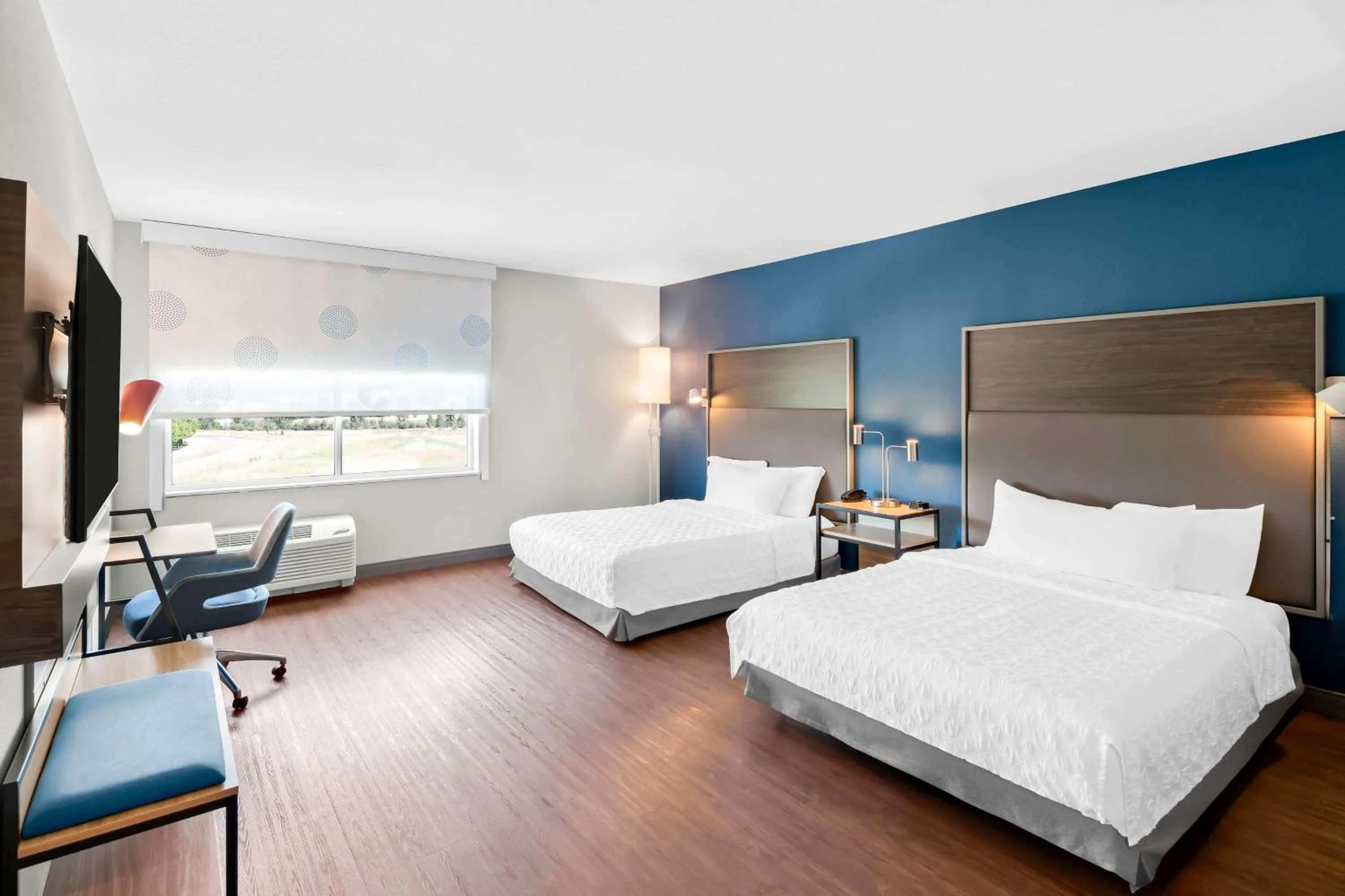 Bedroom, Bed in Tru By Hilton Spokane Valley, Wa