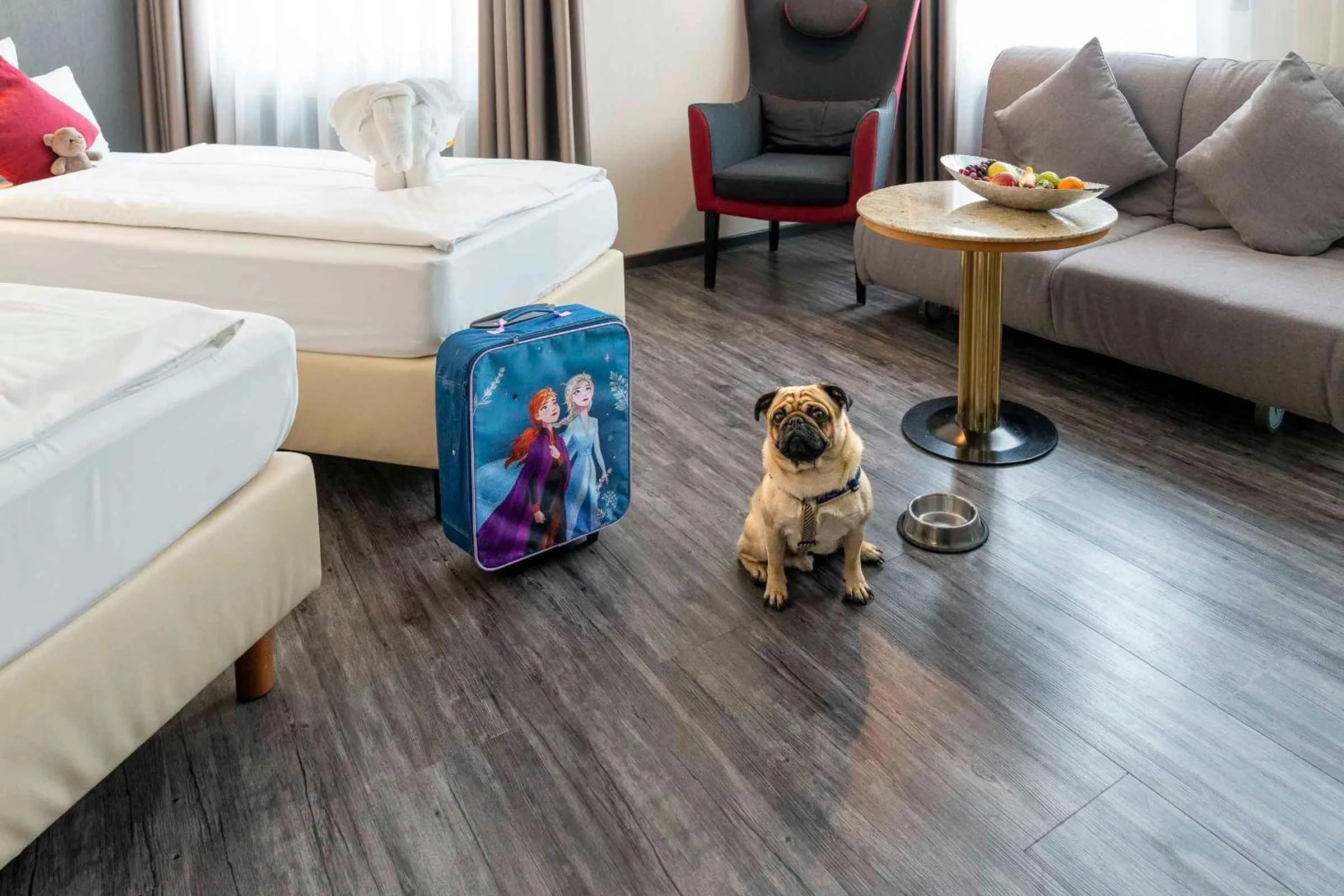 Seating area, Bed in PLAZA INN Blankenburg Ditzingen, Sure Hotel Collection