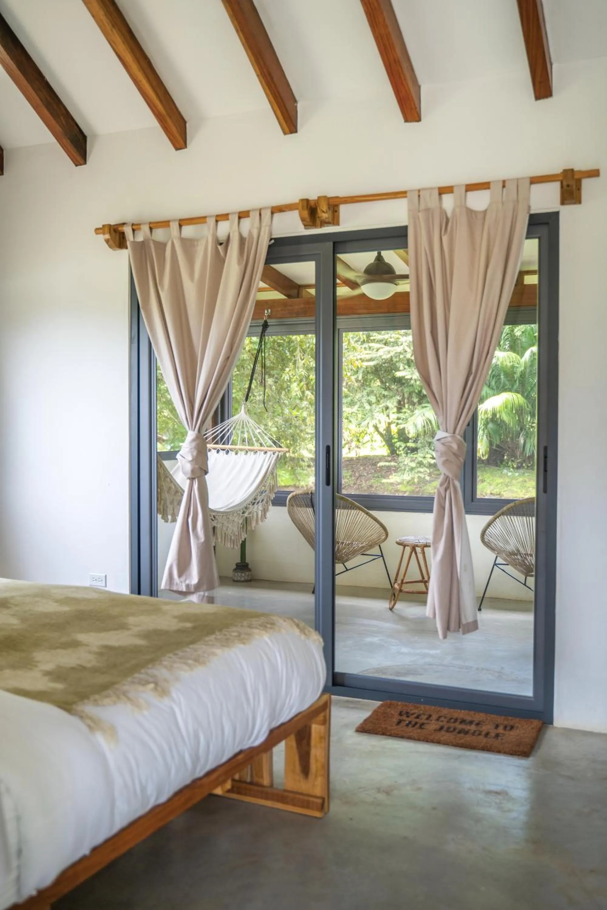 Bed in Catalina's Hideaway