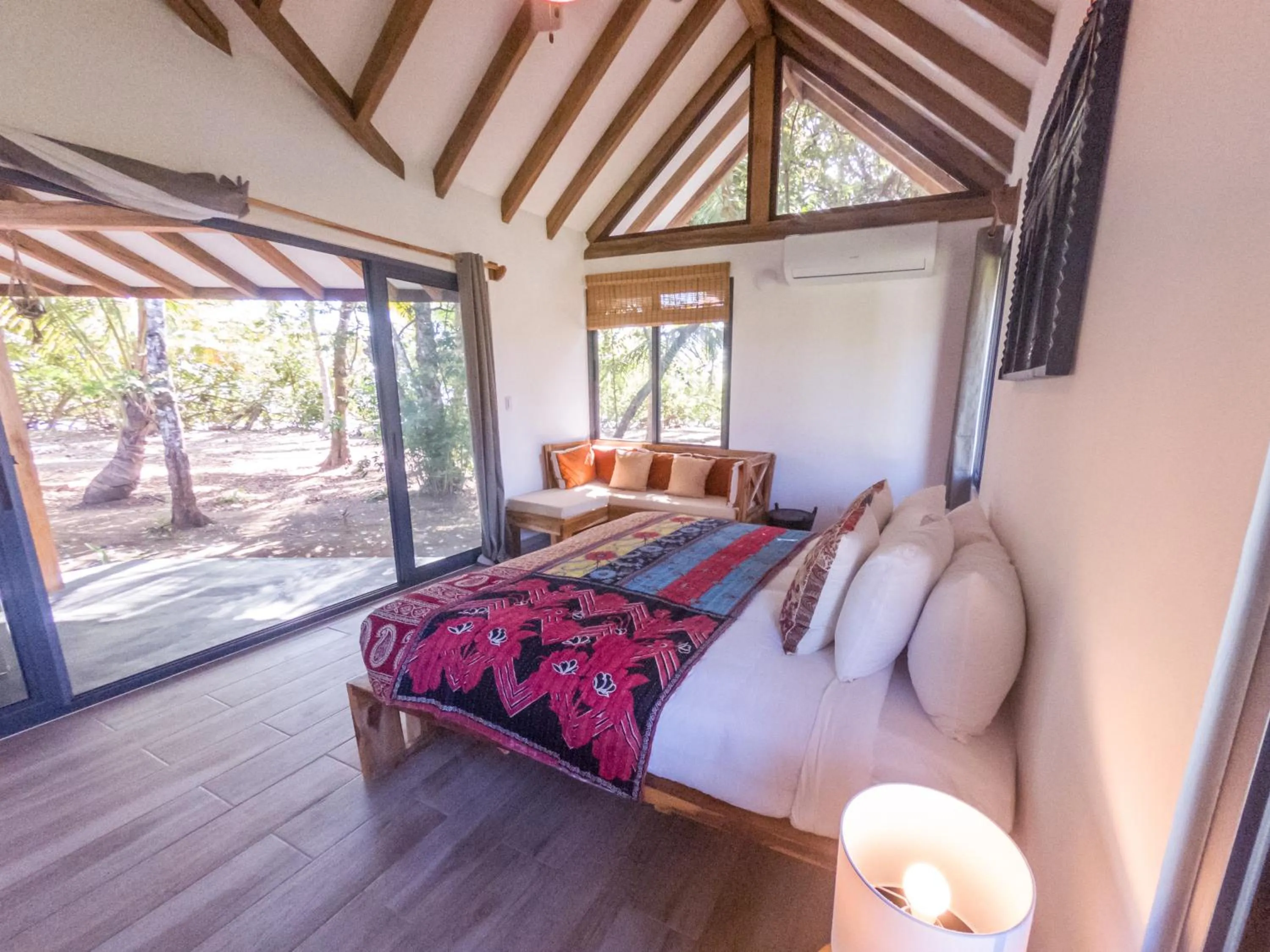 Bedroom, Bed in Catalina's Hideaway
