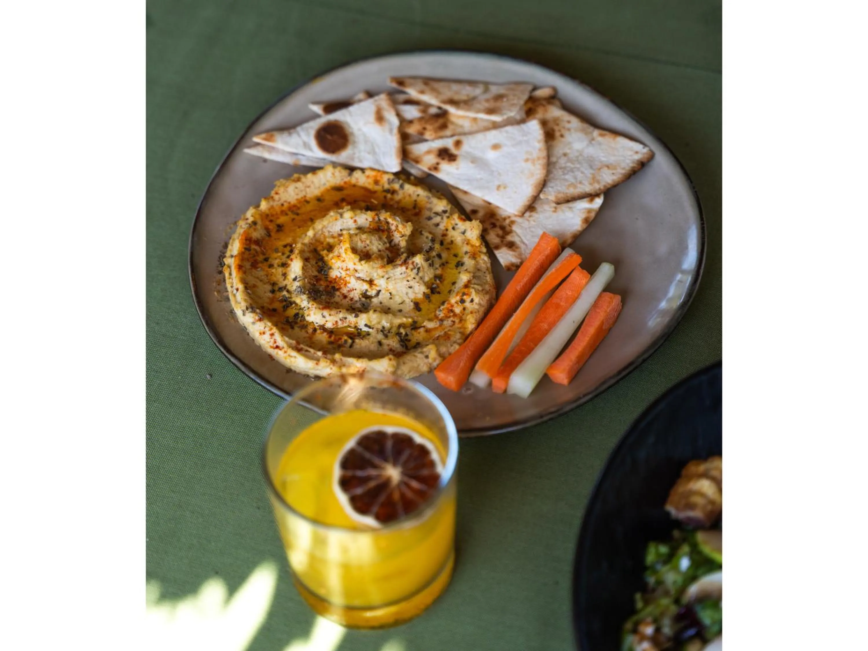 Food and drinks in Catalina's Hideaway