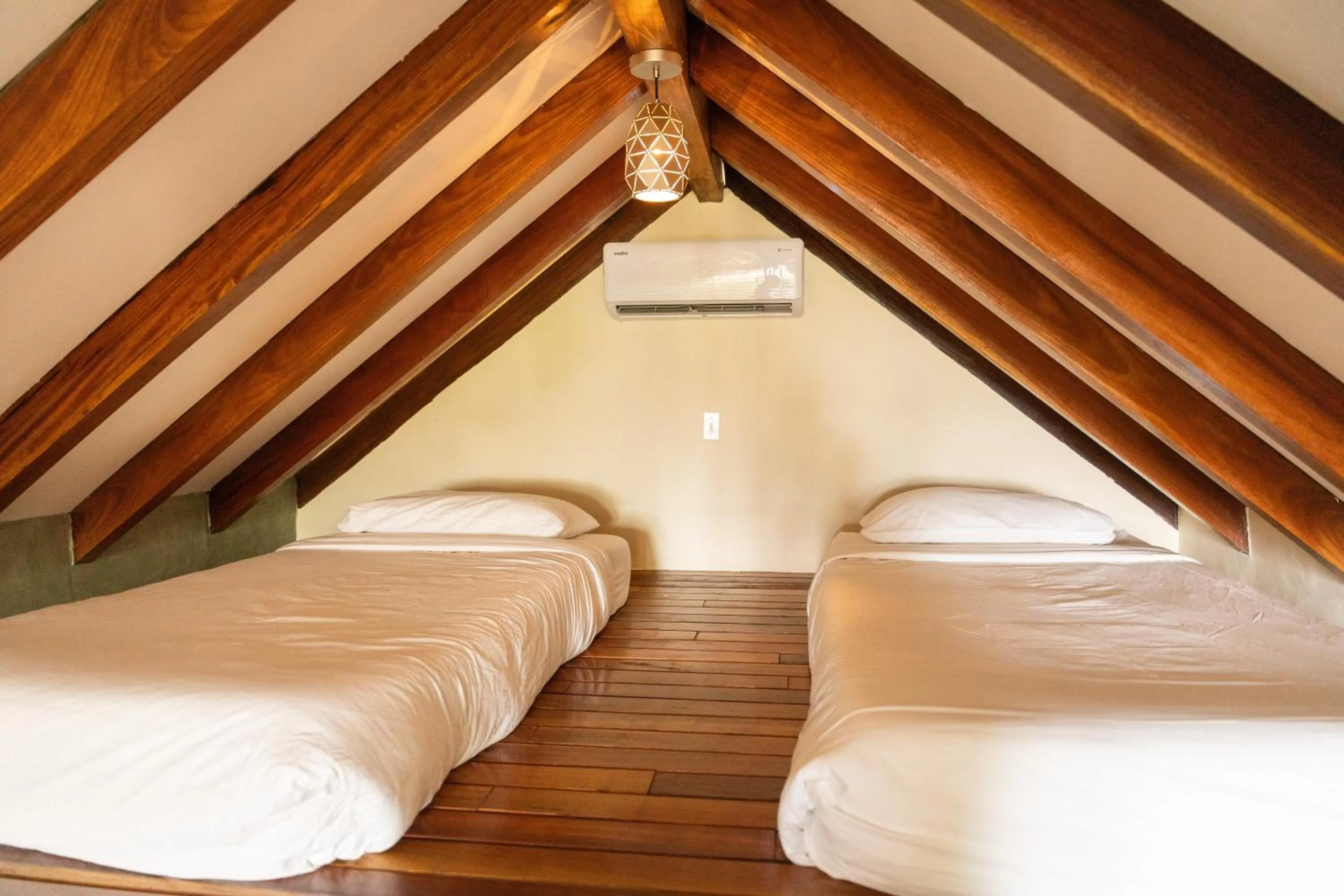 Bed in Catalina's Hideaway