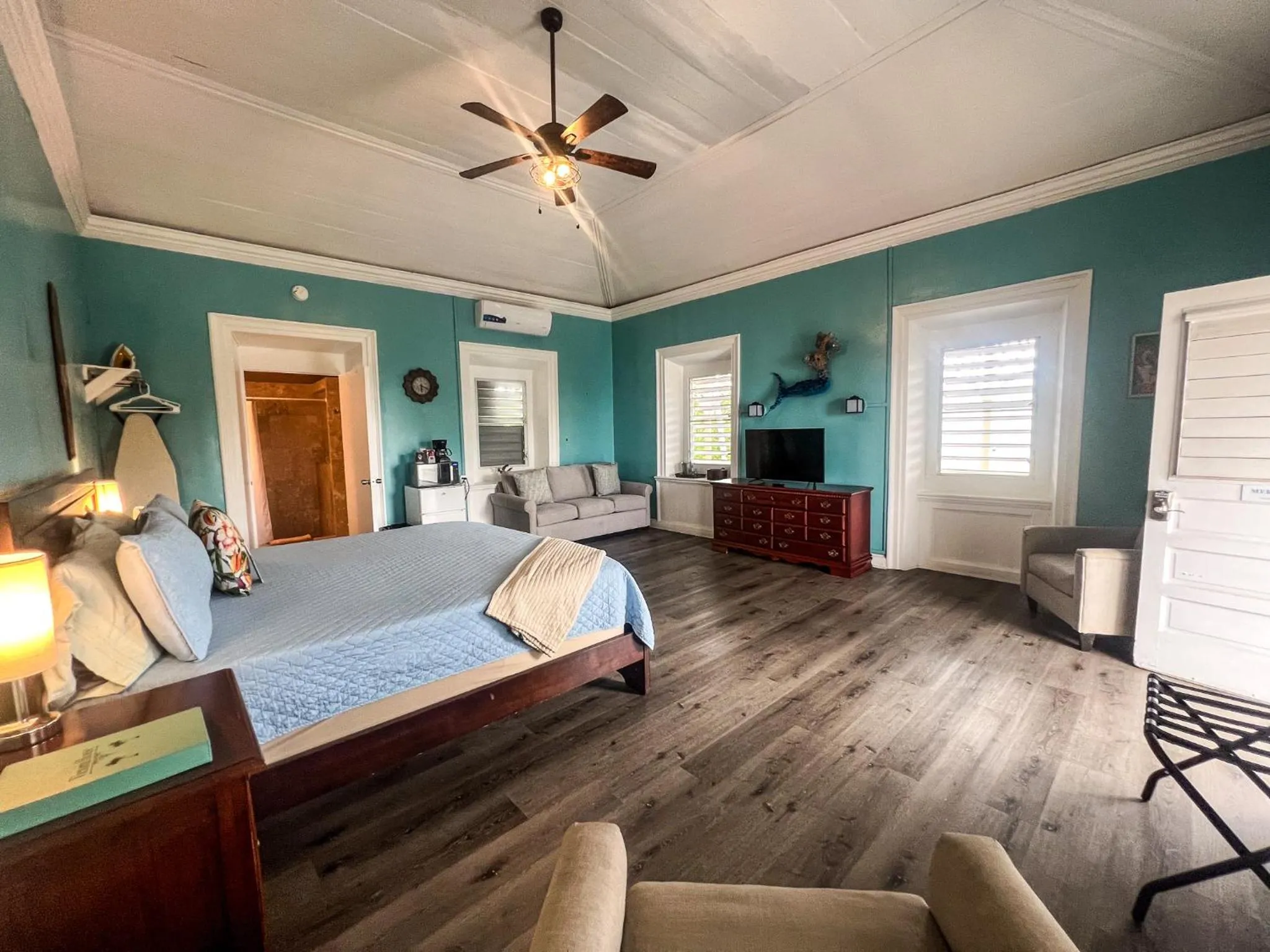 Bedroom, Bed in Victoria House