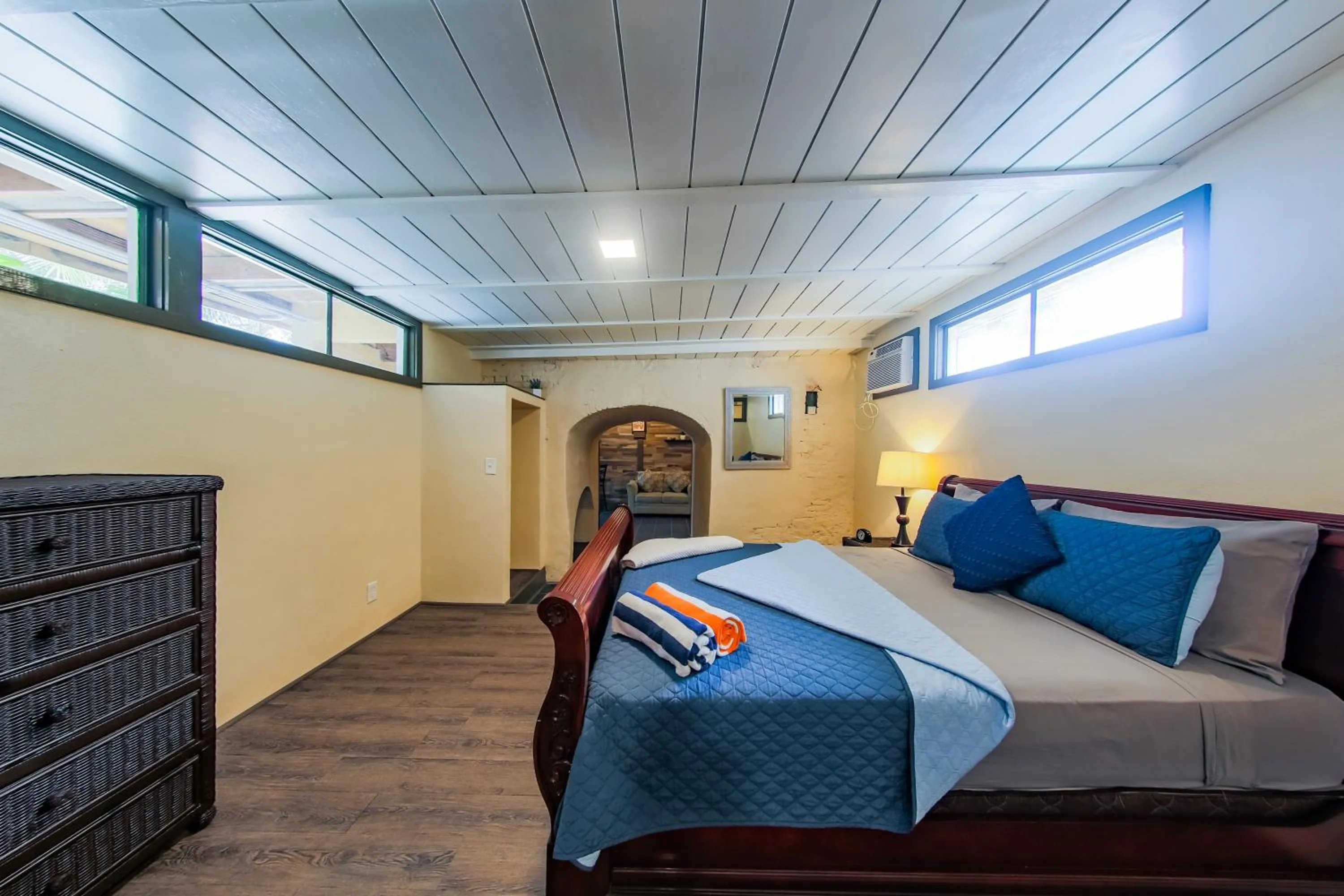 Bedroom, Bed in Victoria House