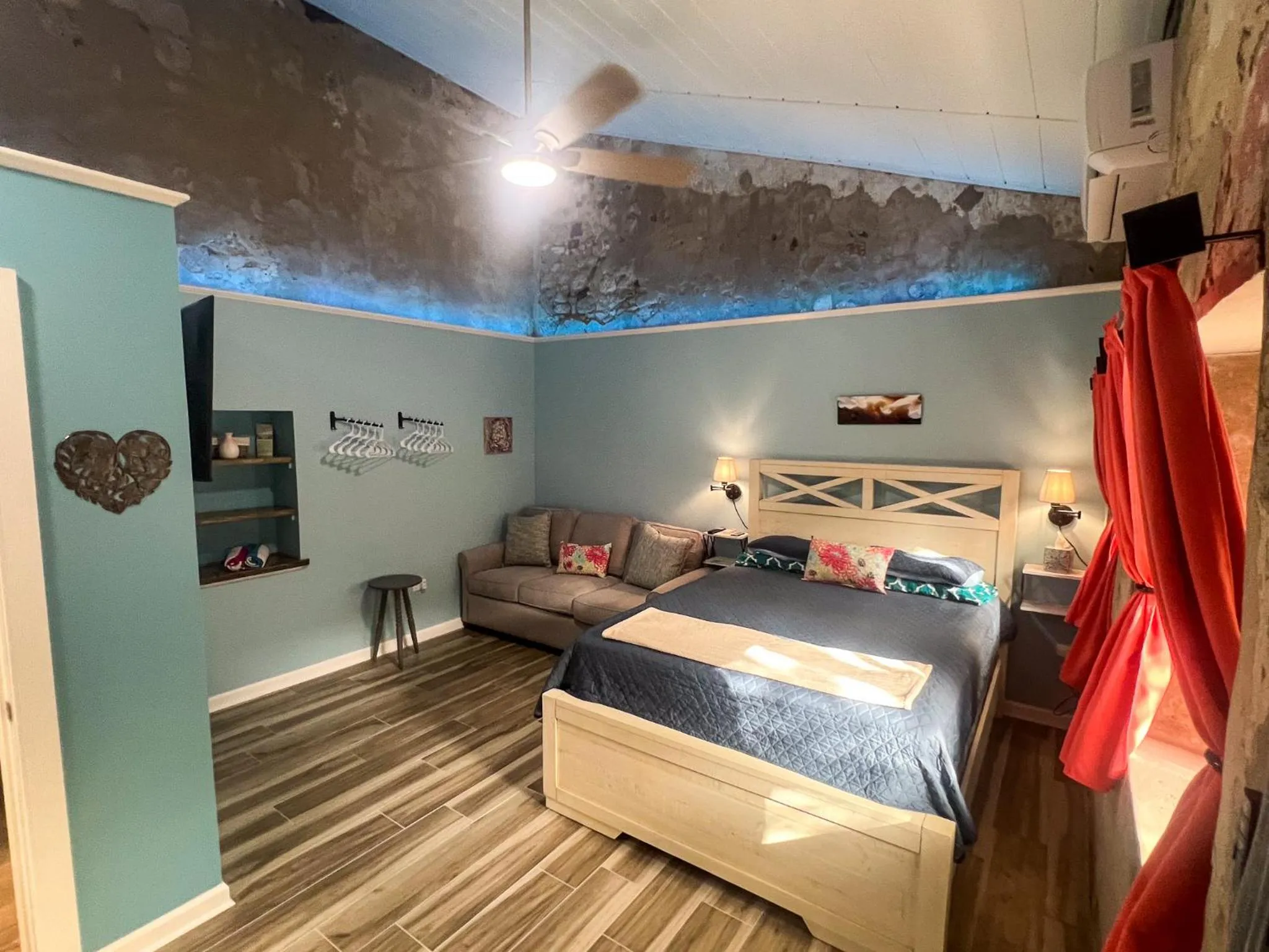 Bed in Victoria House