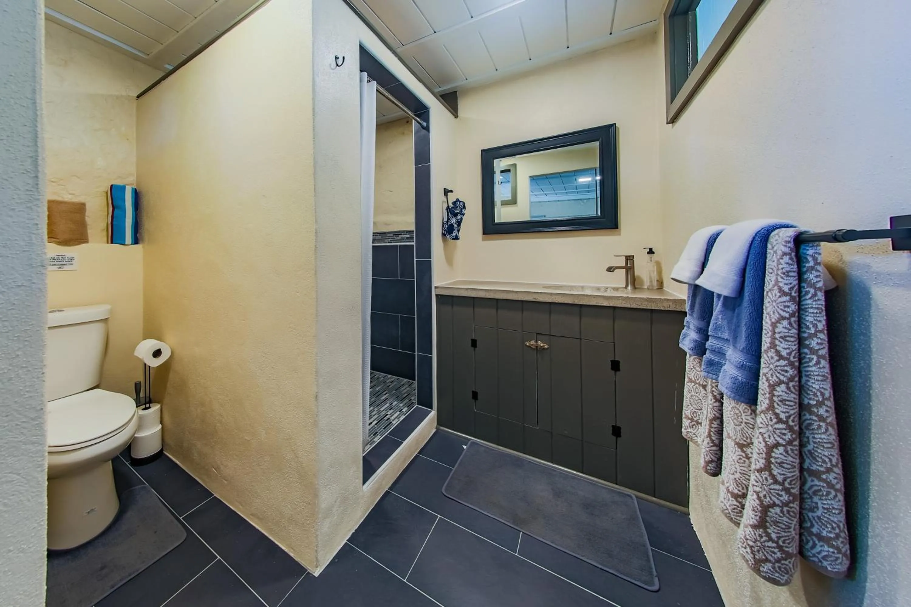 Bathroom in Victoria House