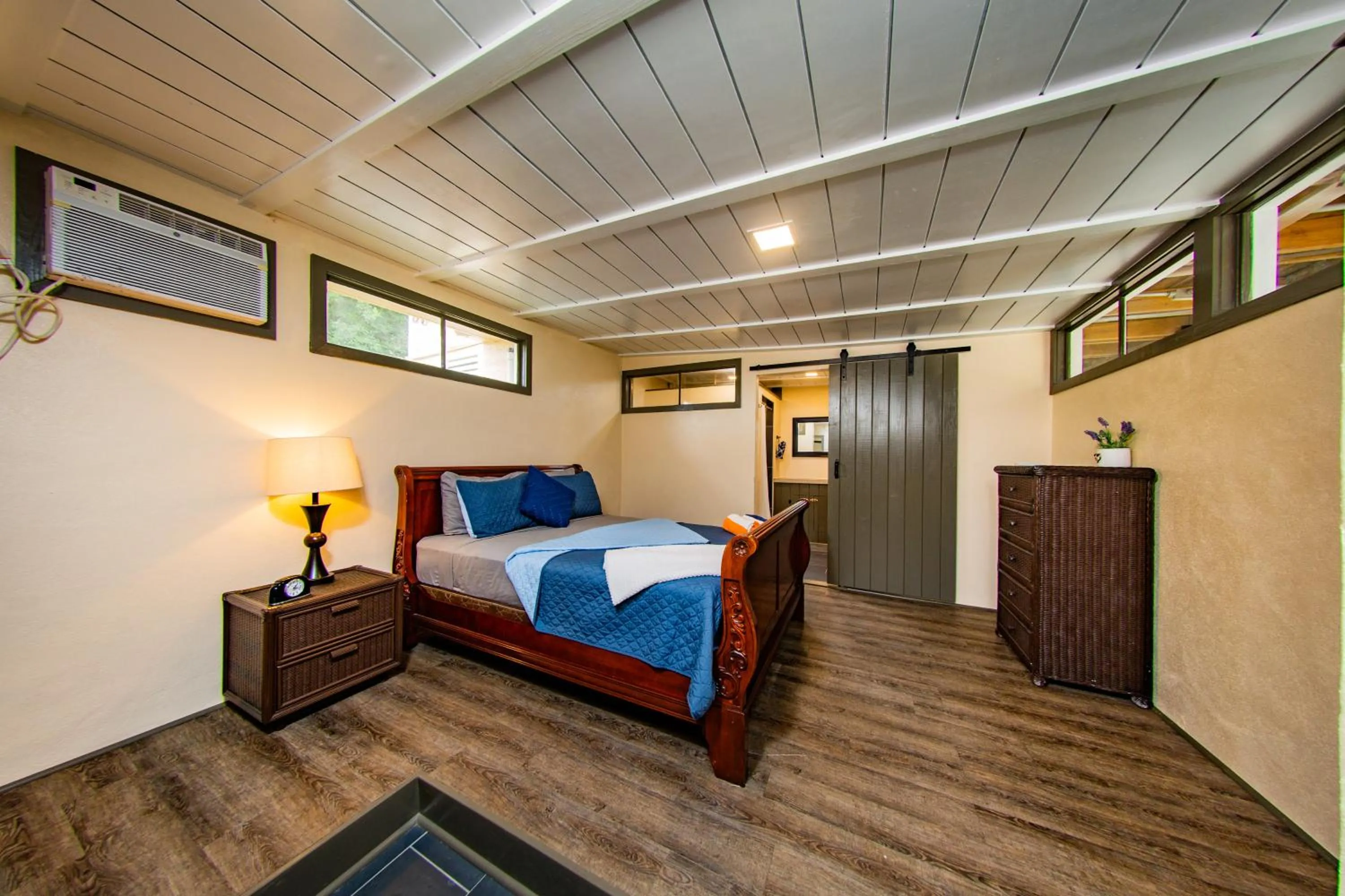 Bedroom, Bed in Victoria House