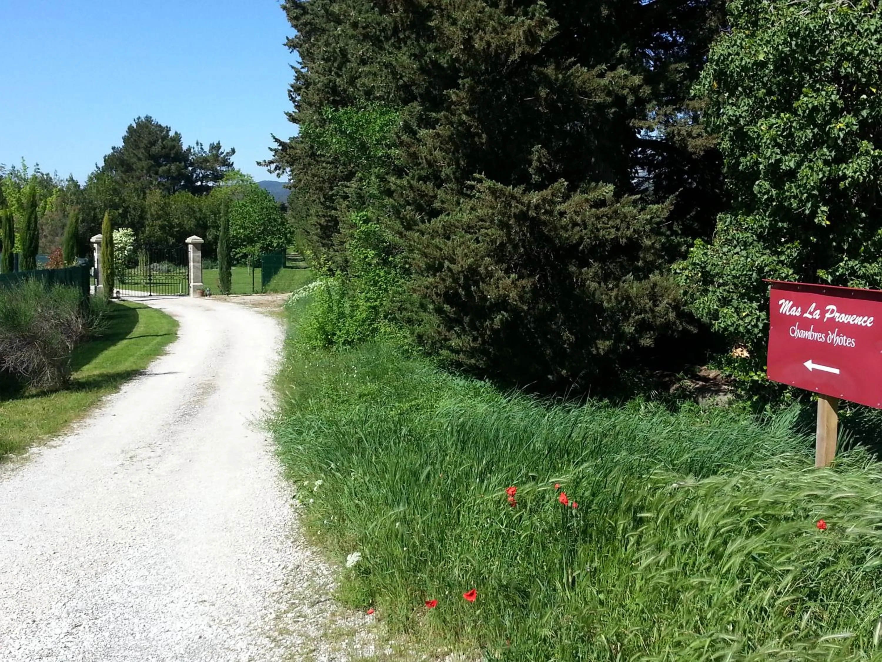 Property building in Mas la Provence