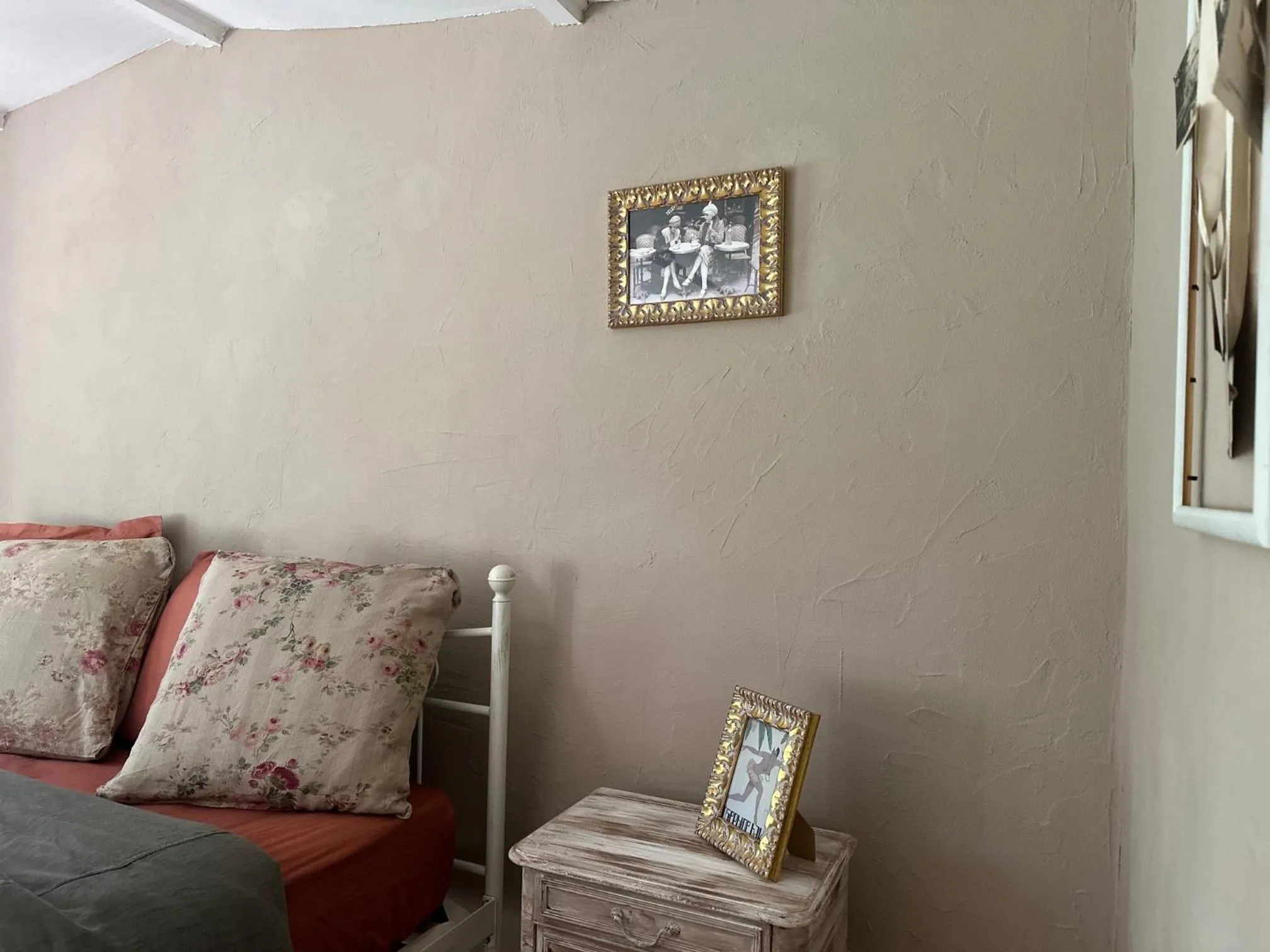 Decorative detail in Mas la Provence