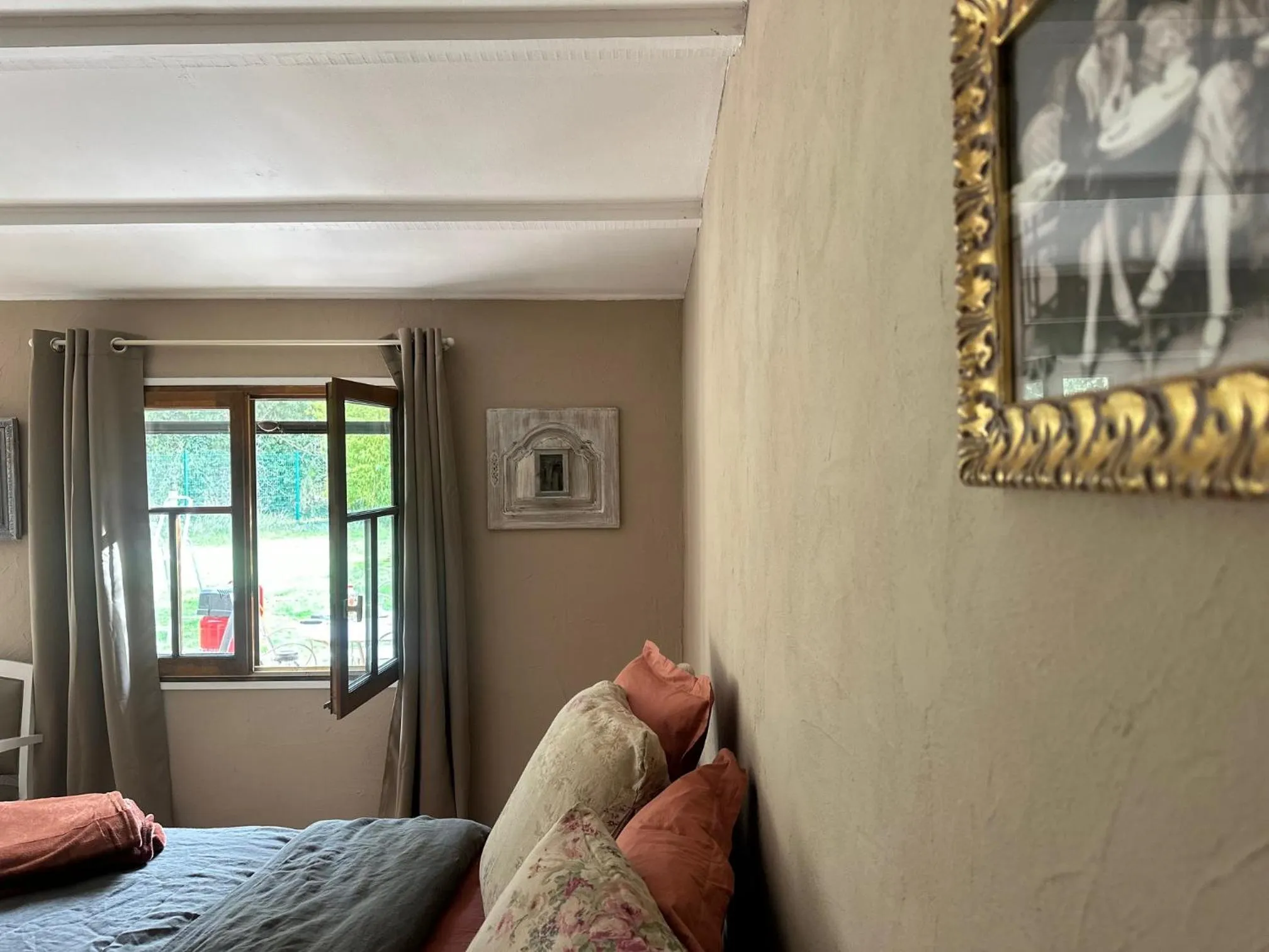 Decorative detail, Bed in Mas la Provence