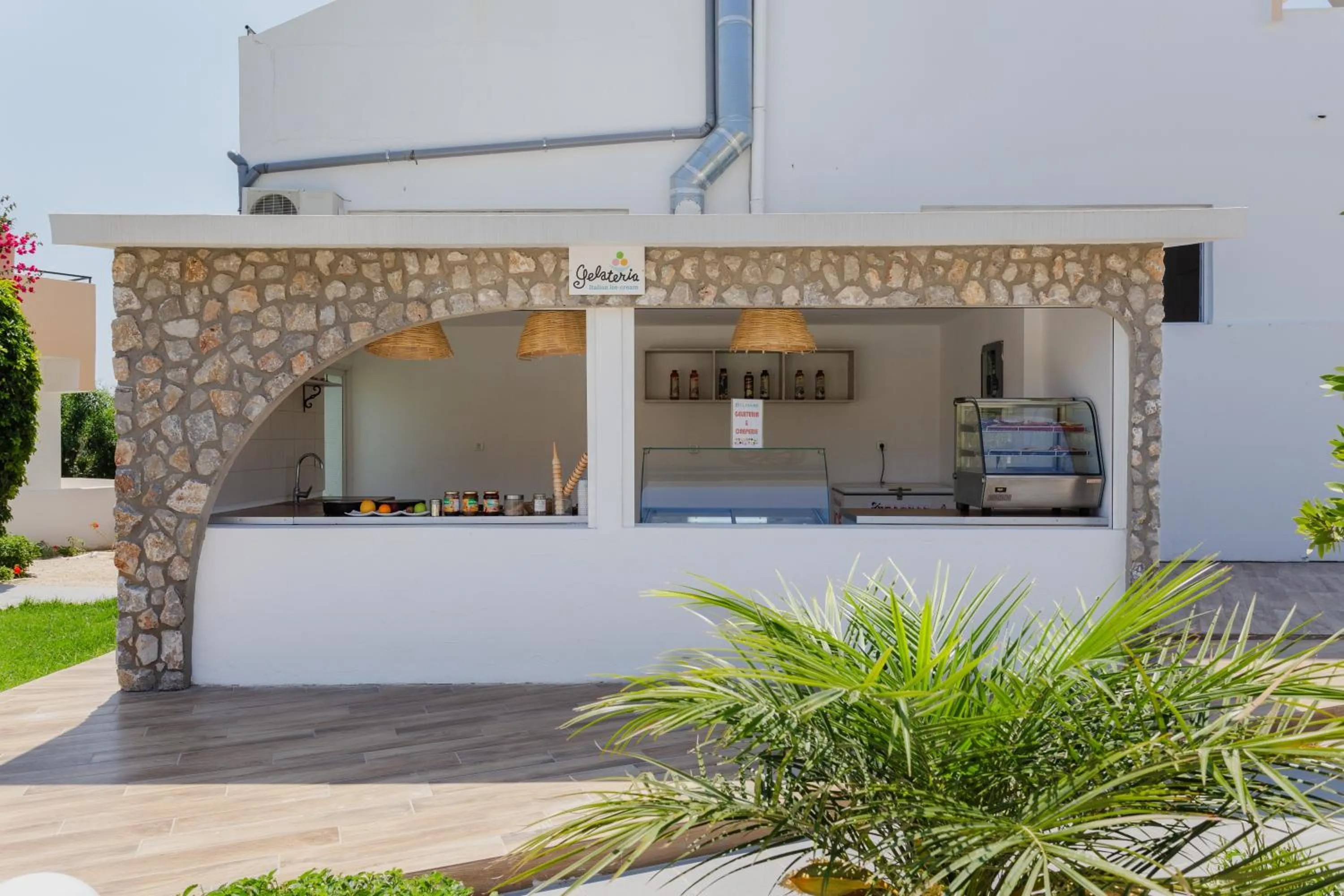 Restaurant/places to eat in Belmare Hotel