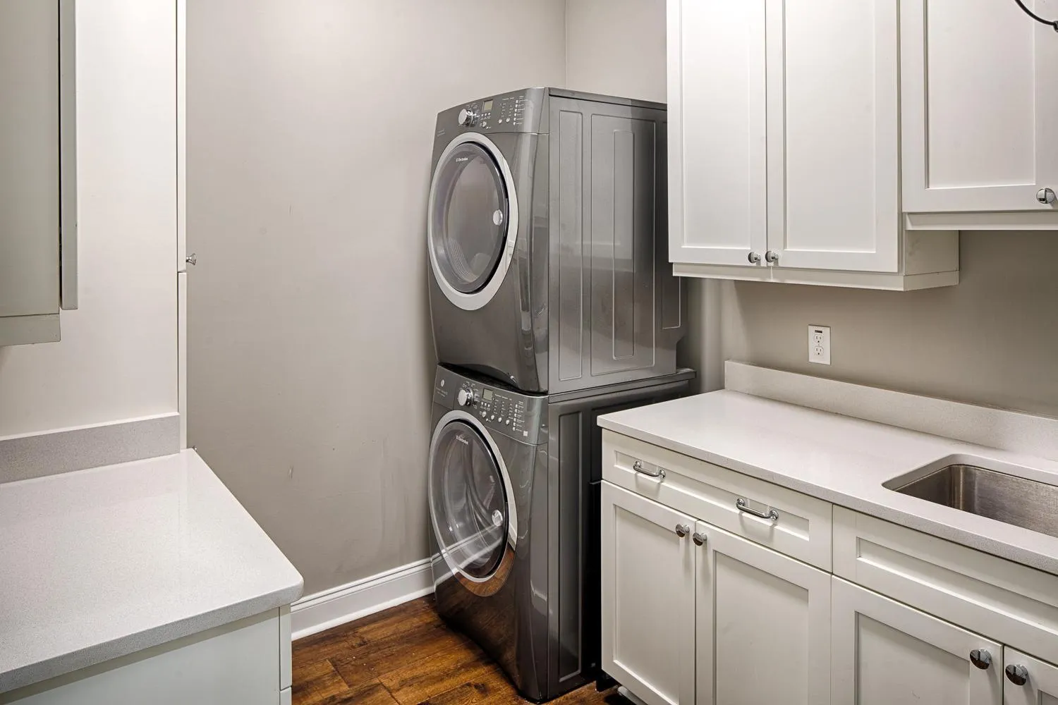 laundry in Liberty Street Redbrick Town and Carriage House