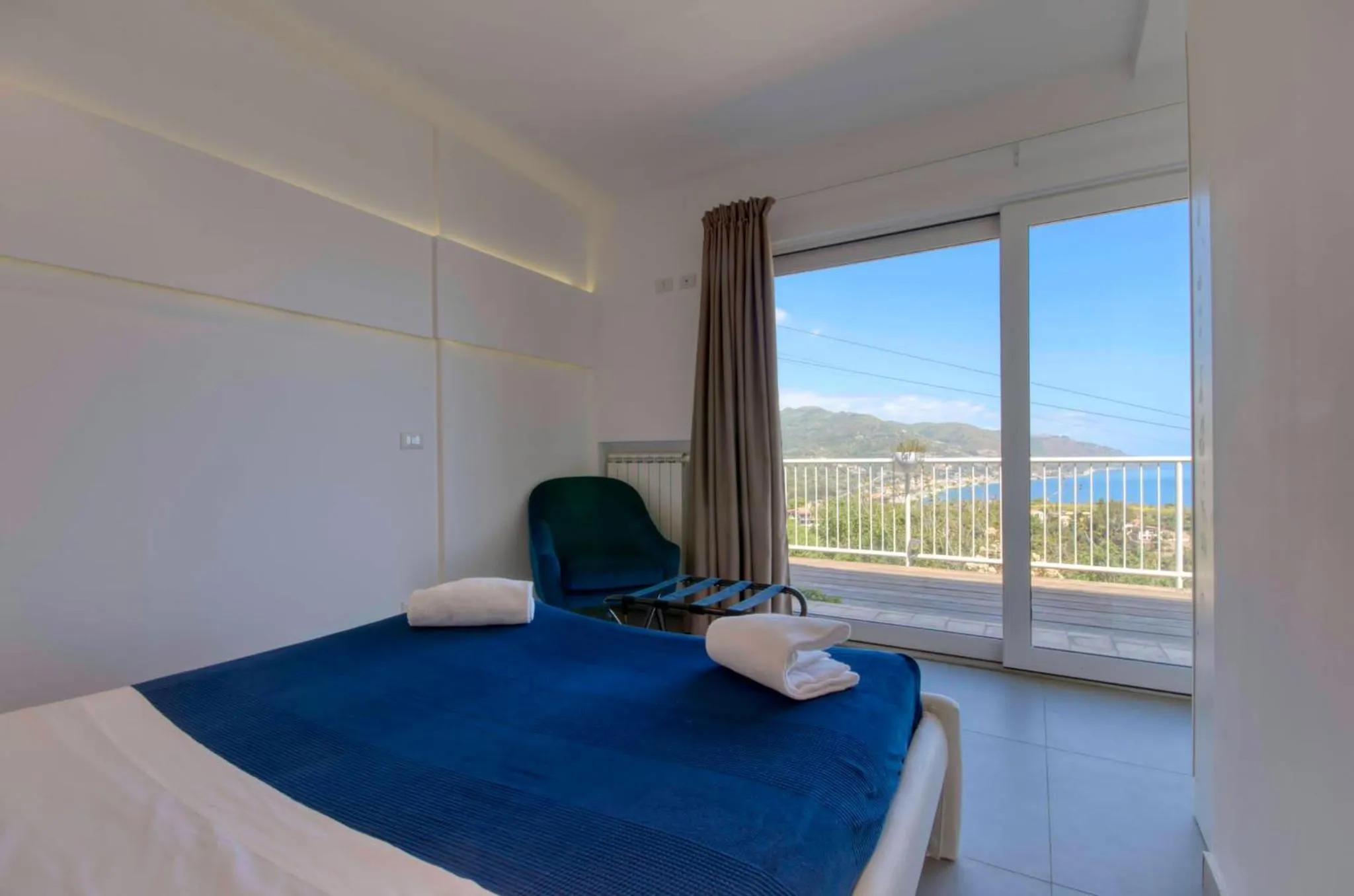Bed in Villa Zagara Garden Spectacular Sea View in Taormina
