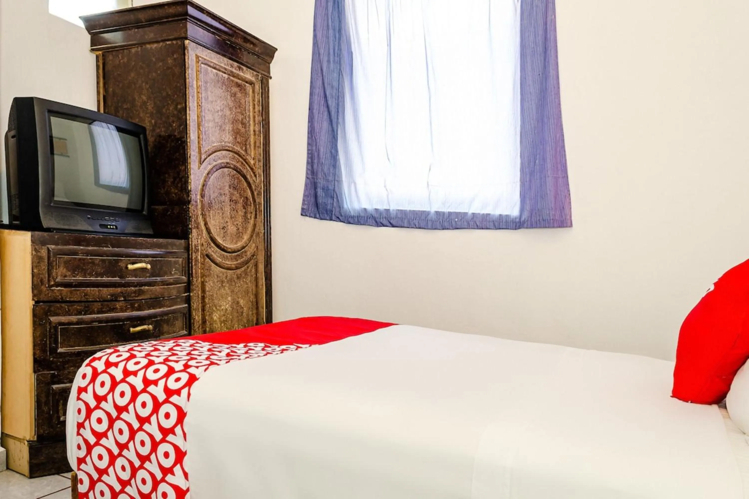 Bedroom, Bed in OYO Hotel Cabo Del Sur, Cabo San Lucas