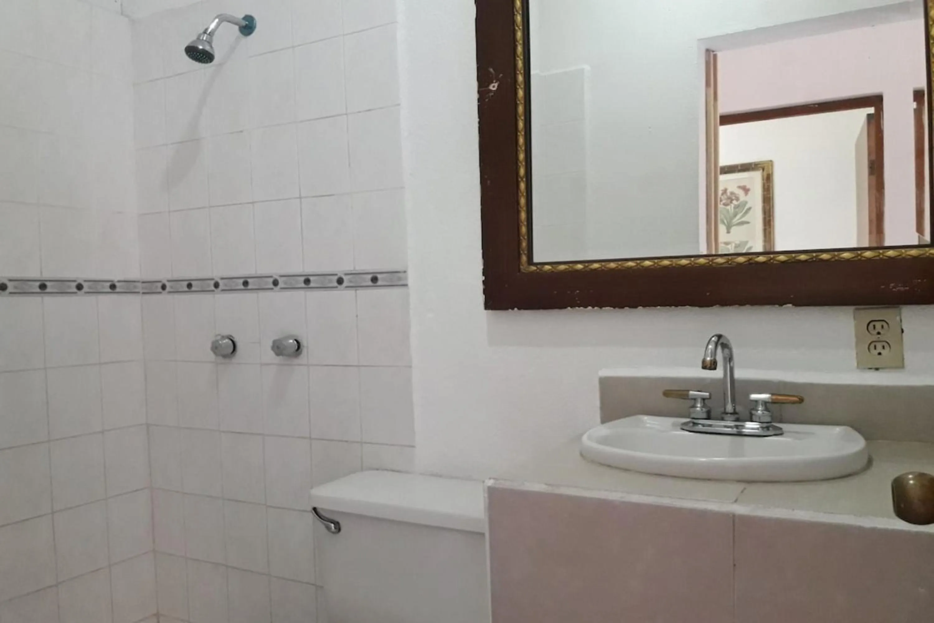 Bathroom in OYO Hotel Cabo Del Sur, Cabo San Lucas