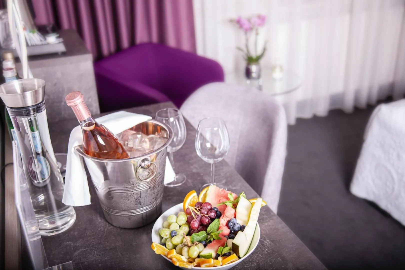 Food and drinks in Hotel Nikolai Residence