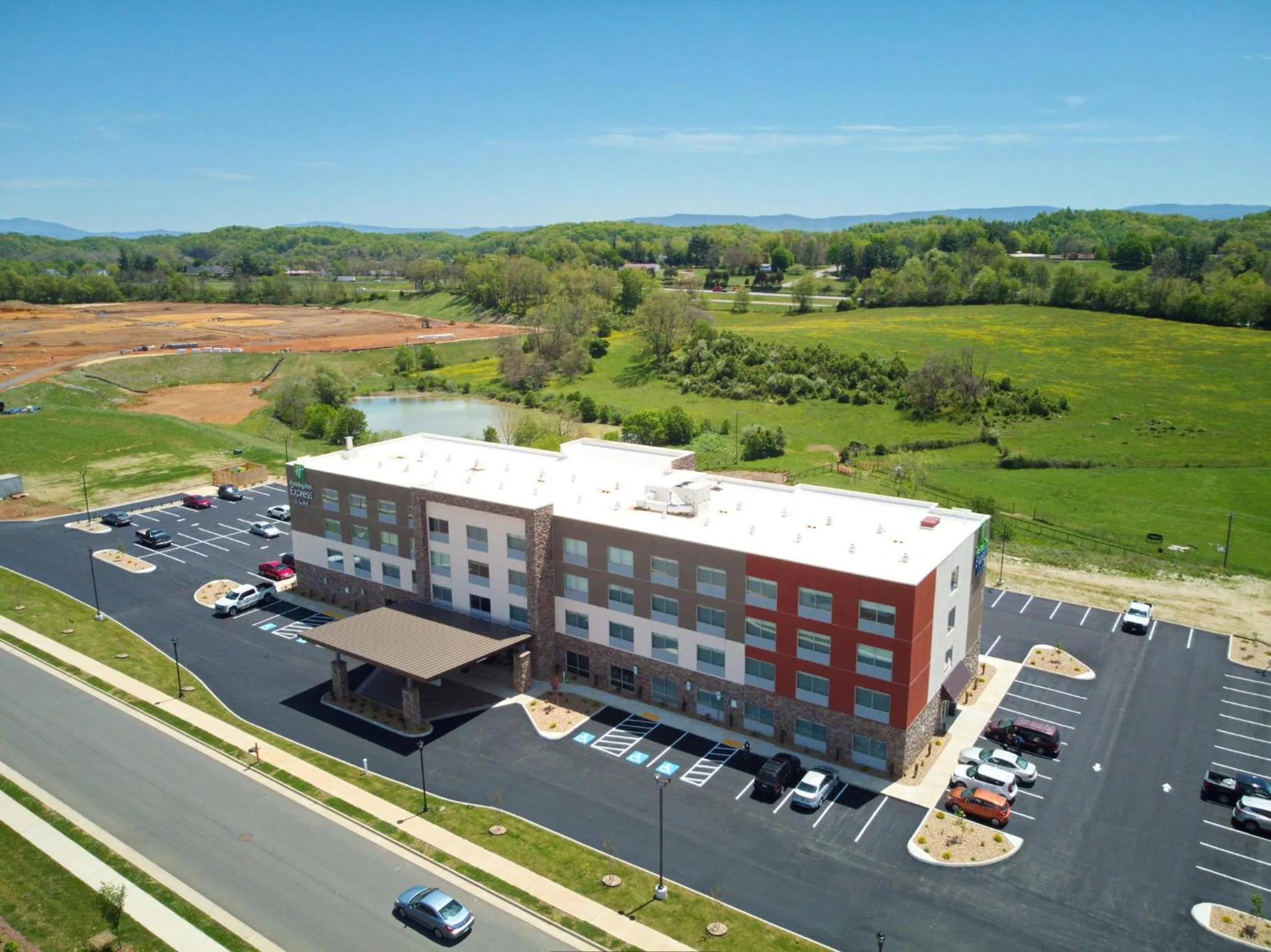 Property building in Holiday Inn Express & Suites - Abingdon by IHG